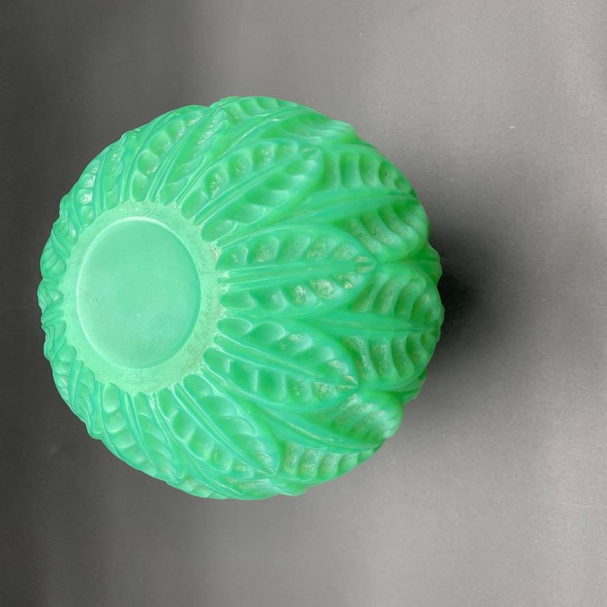 A R.Lalique Jade Malesherbes vase  For Sale 2
