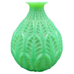 Vintage A R.Lalique Jade Malesherbes vase 