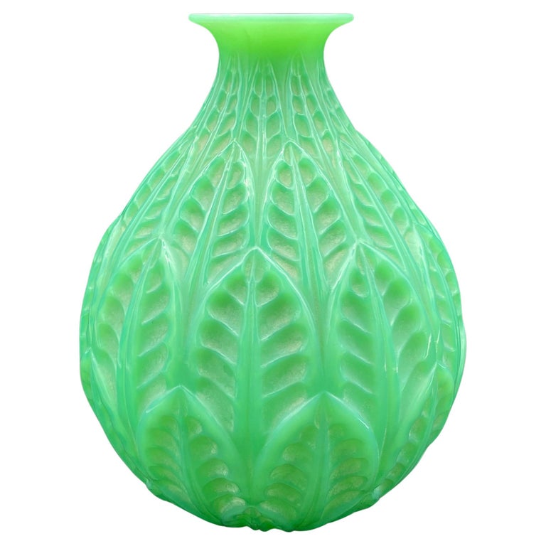 Proantic: Un Vase Gobelet Six Figurines De R.lalique
