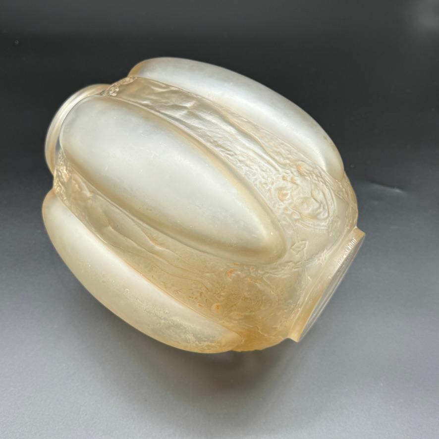 A R.Lalique Masques and Figurines Glass Vase 5