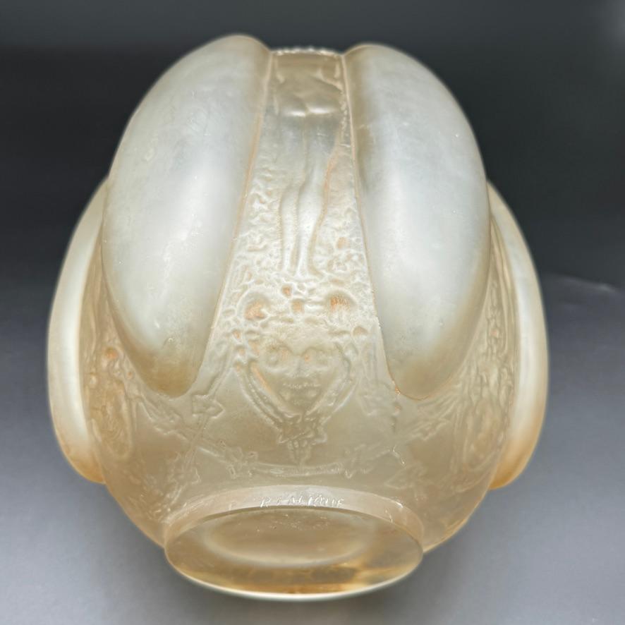 A R.Lalique Masques and Figurines Glass Vase 7