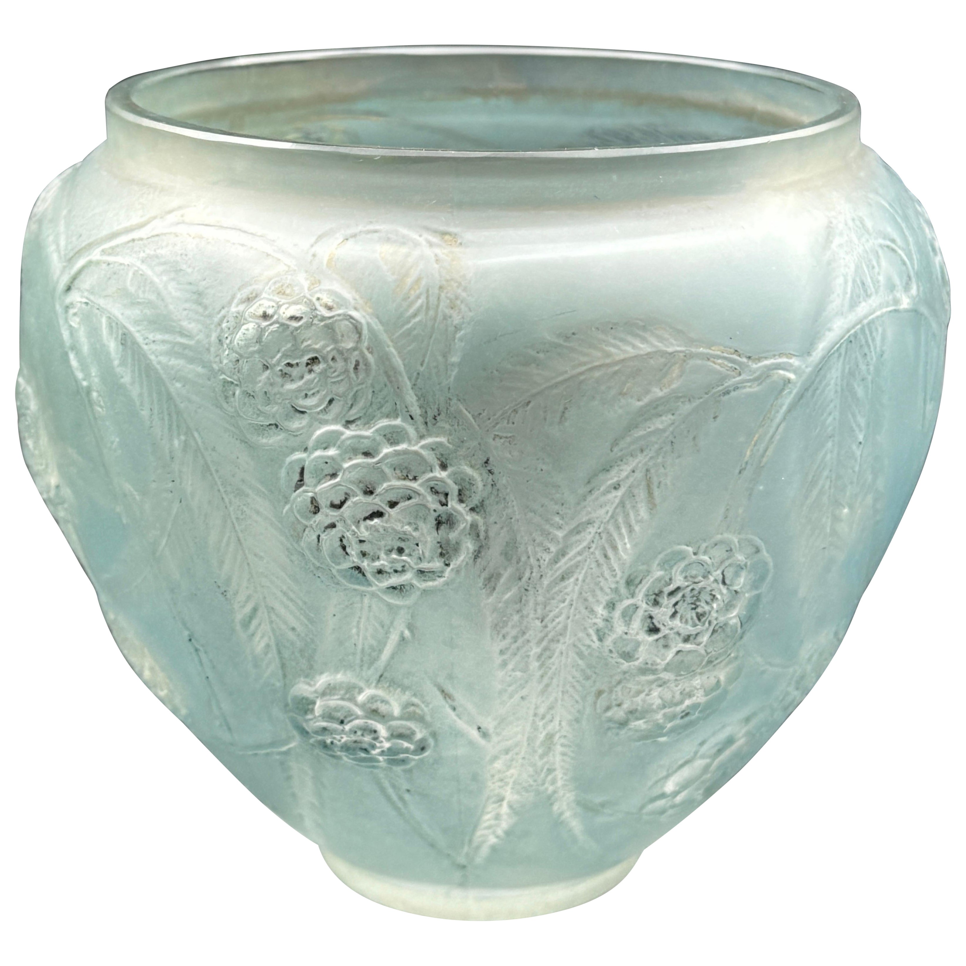 A R.Lalique Néfliers Art Déco Glass Vase