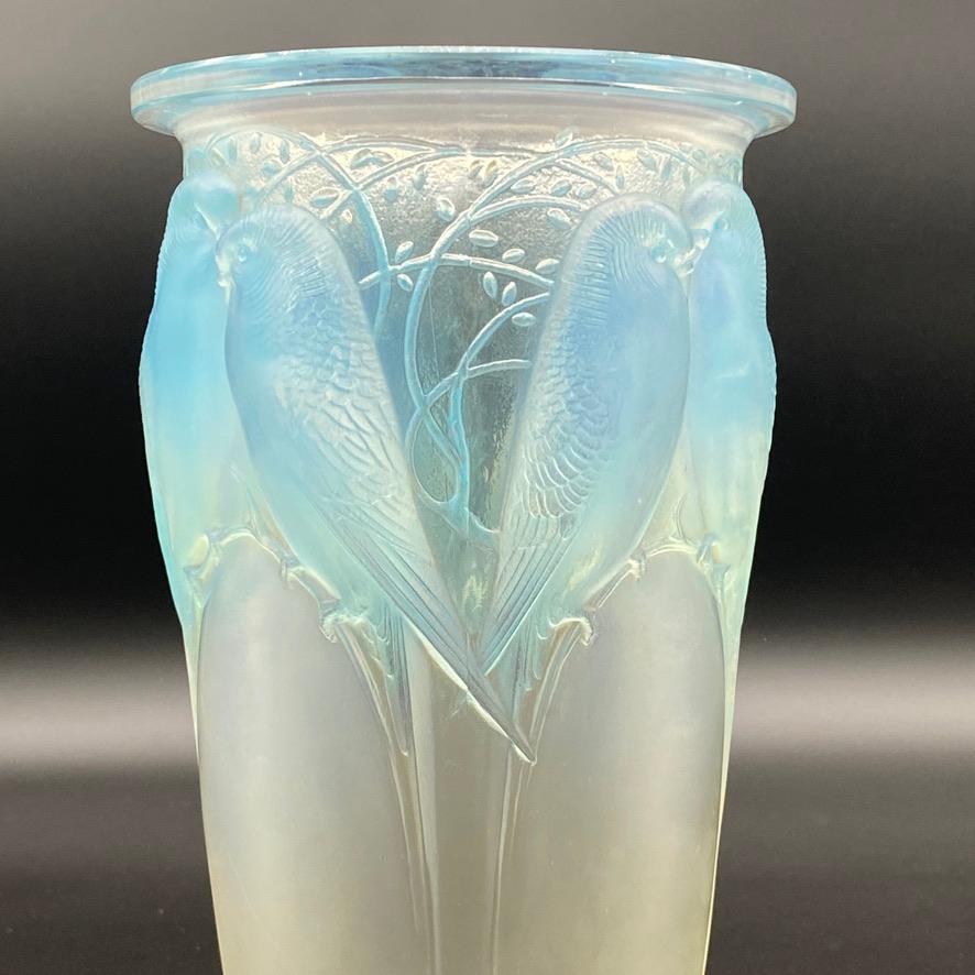 French A R.Lalique Opalescent Art Deco Ceylan vase 