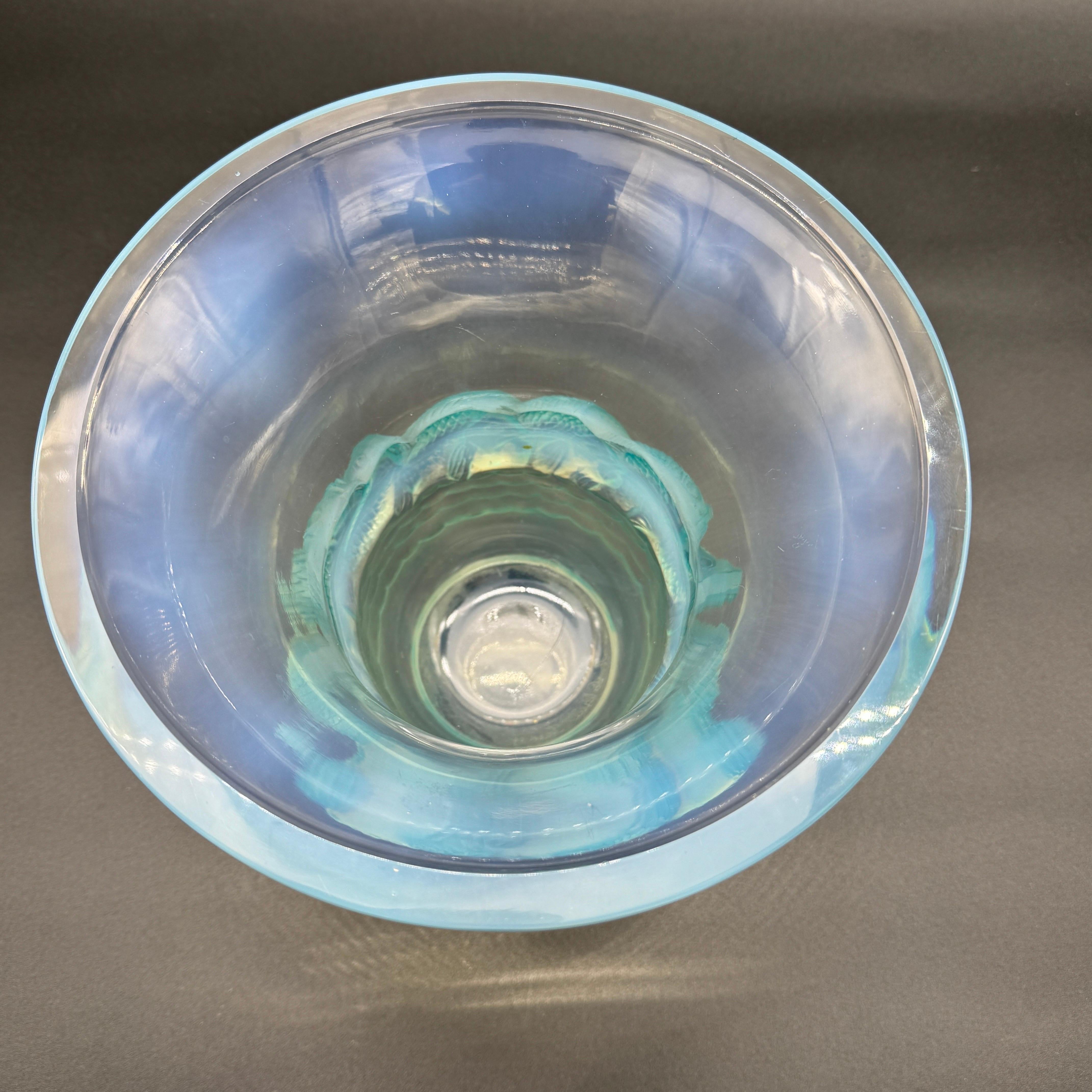 Vetro A R.Lalique Opalescent Glass Piriac vase. in vendita