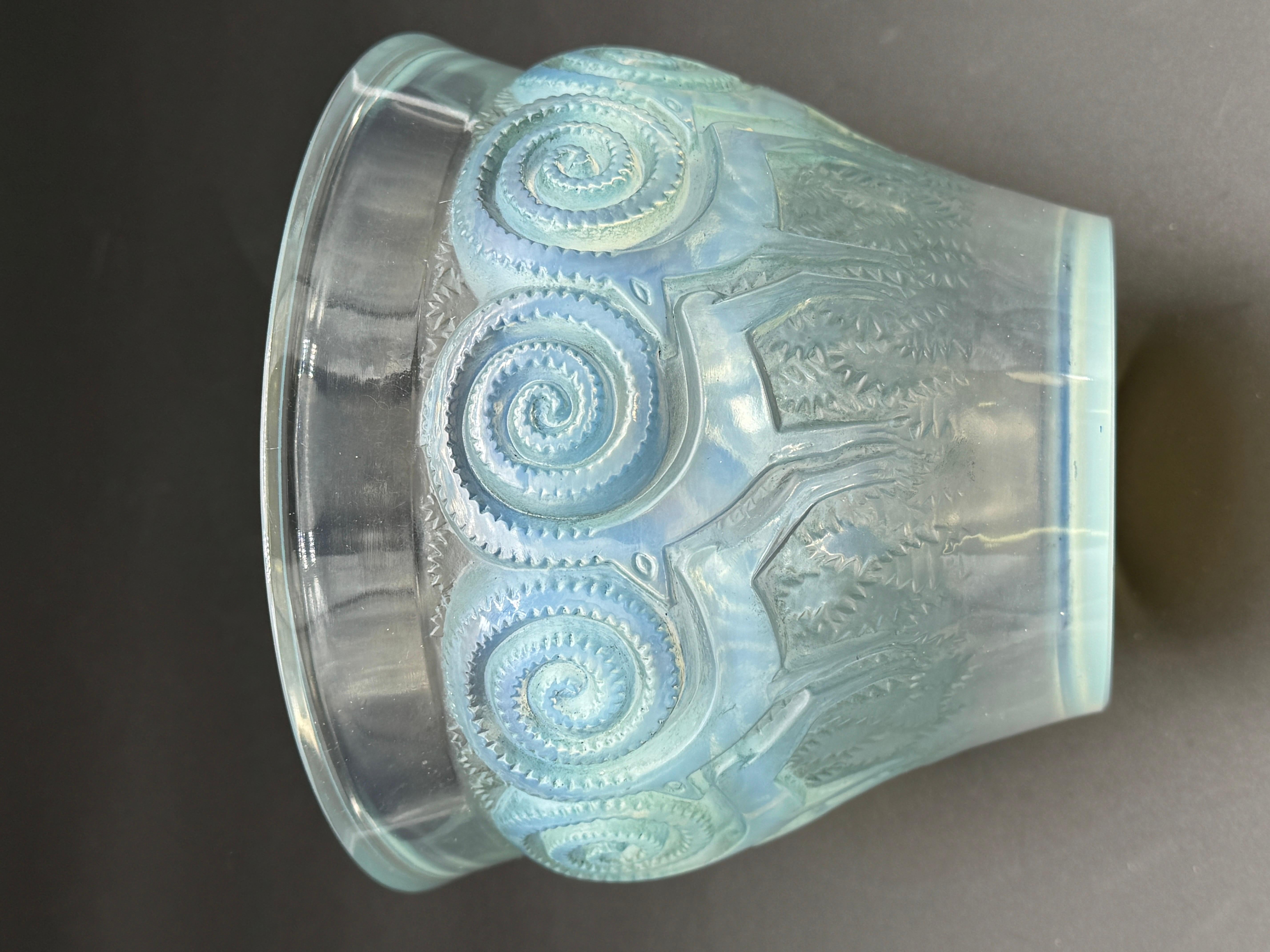 A R.Lalique Opalescent Glass Rennes Vase For Sale 3