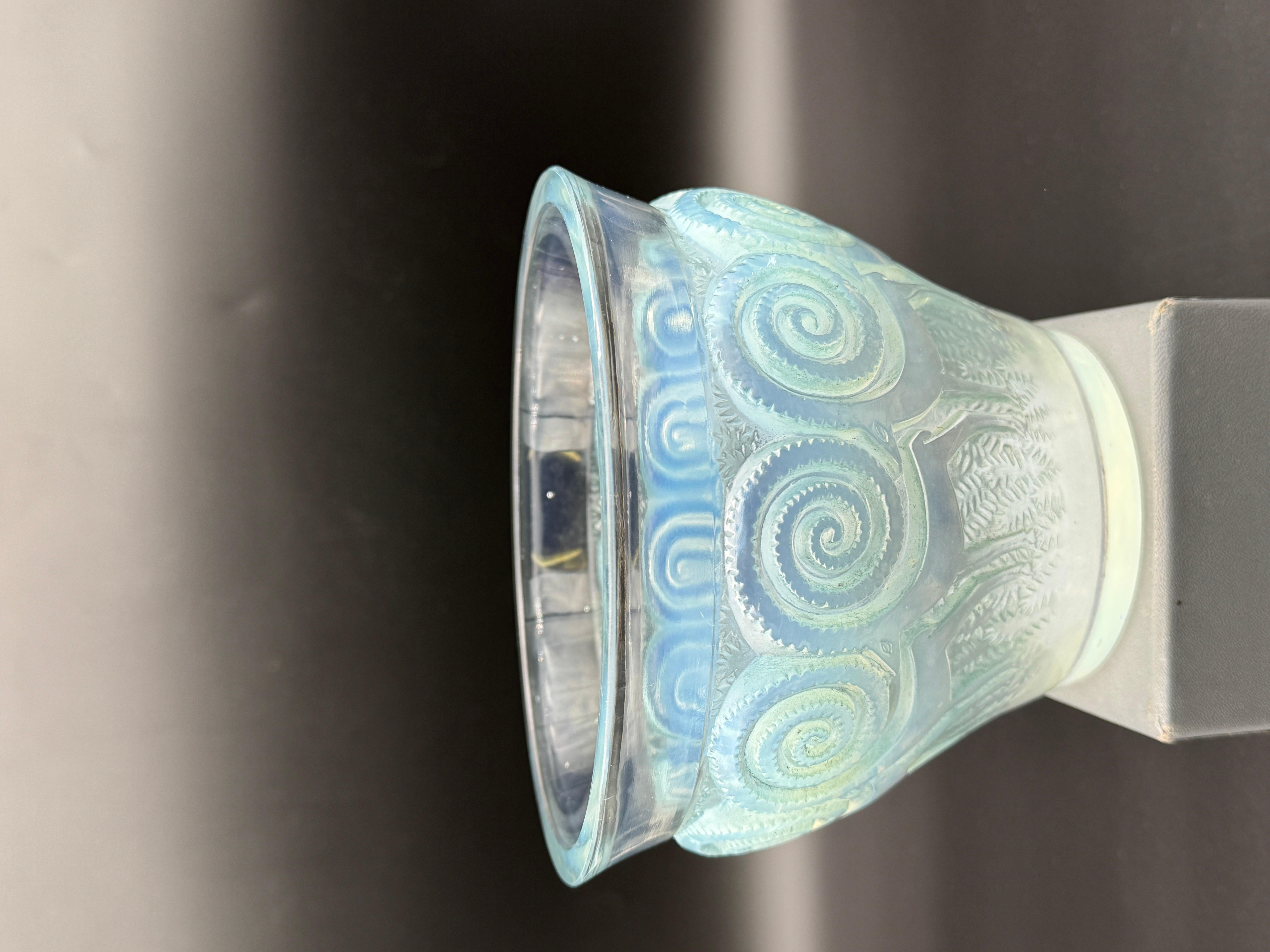 Mid-20th Century A R.Lalique Opalescent Glass Rennes Vase For Sale