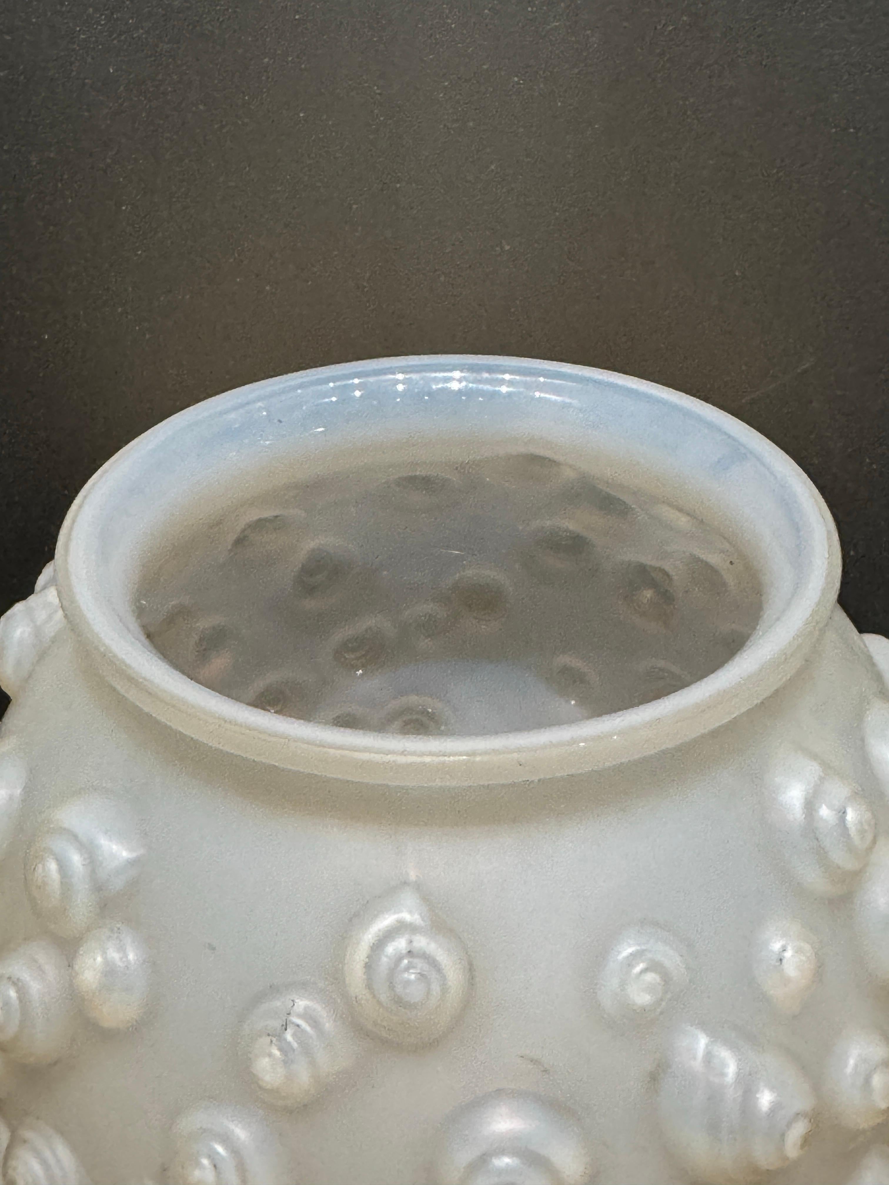 Early 20th Century A R.Lalique Opalescent Palissy Art Déco Glass Vase For Sale