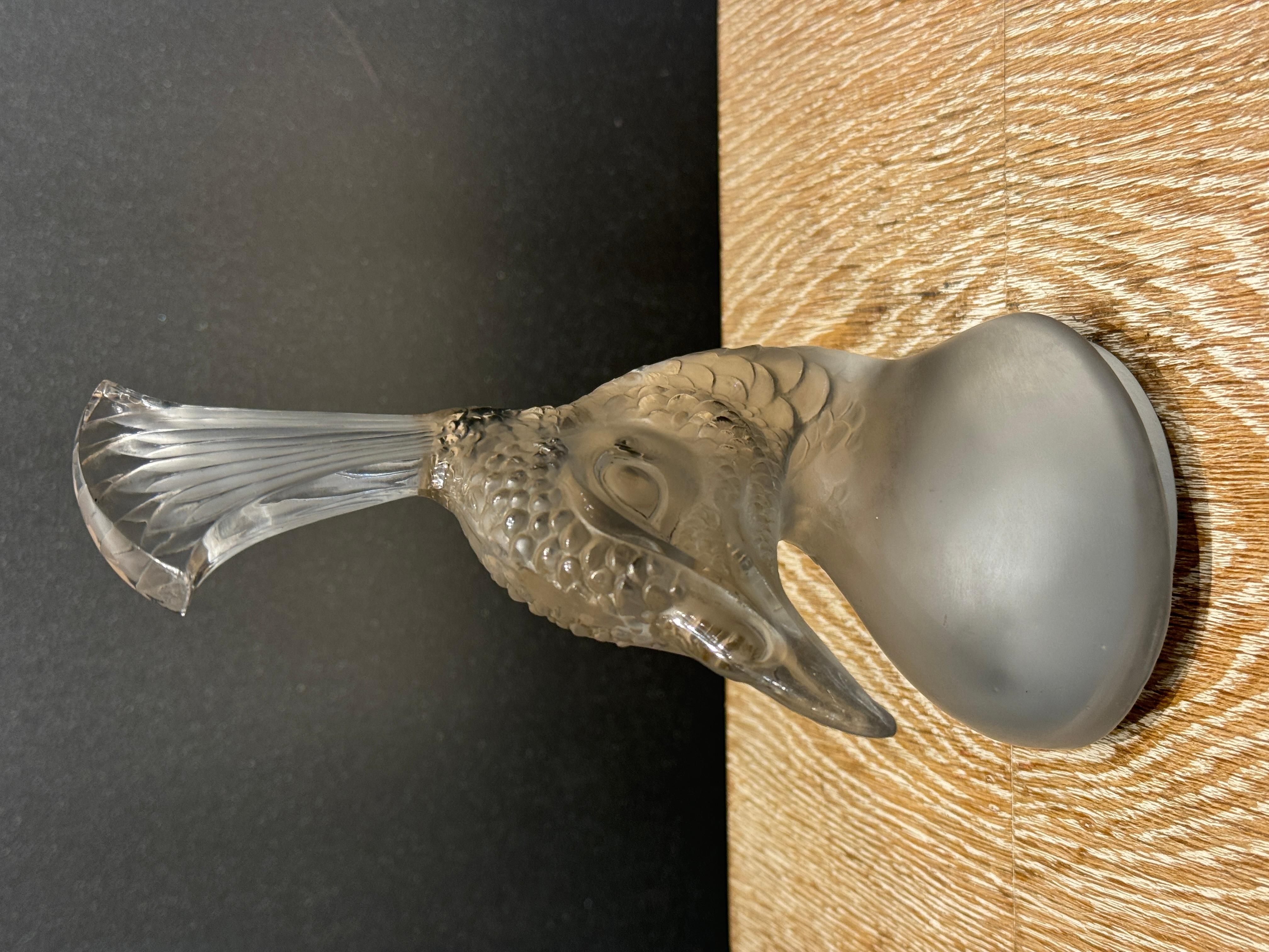A R.Lalique Peacock Art Deco Glass Mascot In Excellent Condition In SAINT-OUEN-SUR-SEINE, FR