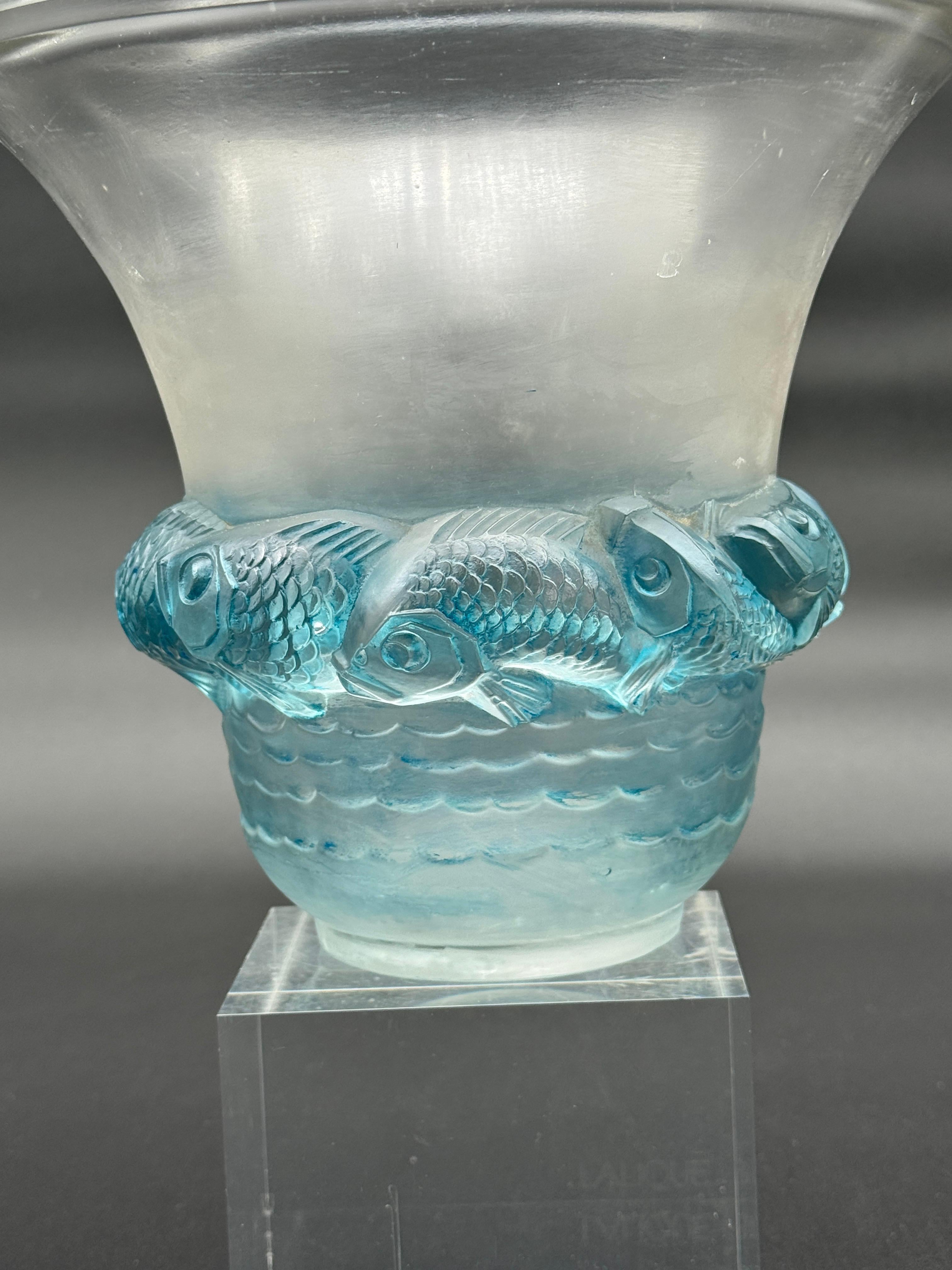 A R.Lalique Piriac Art Déco Glass Vase For Sale 3