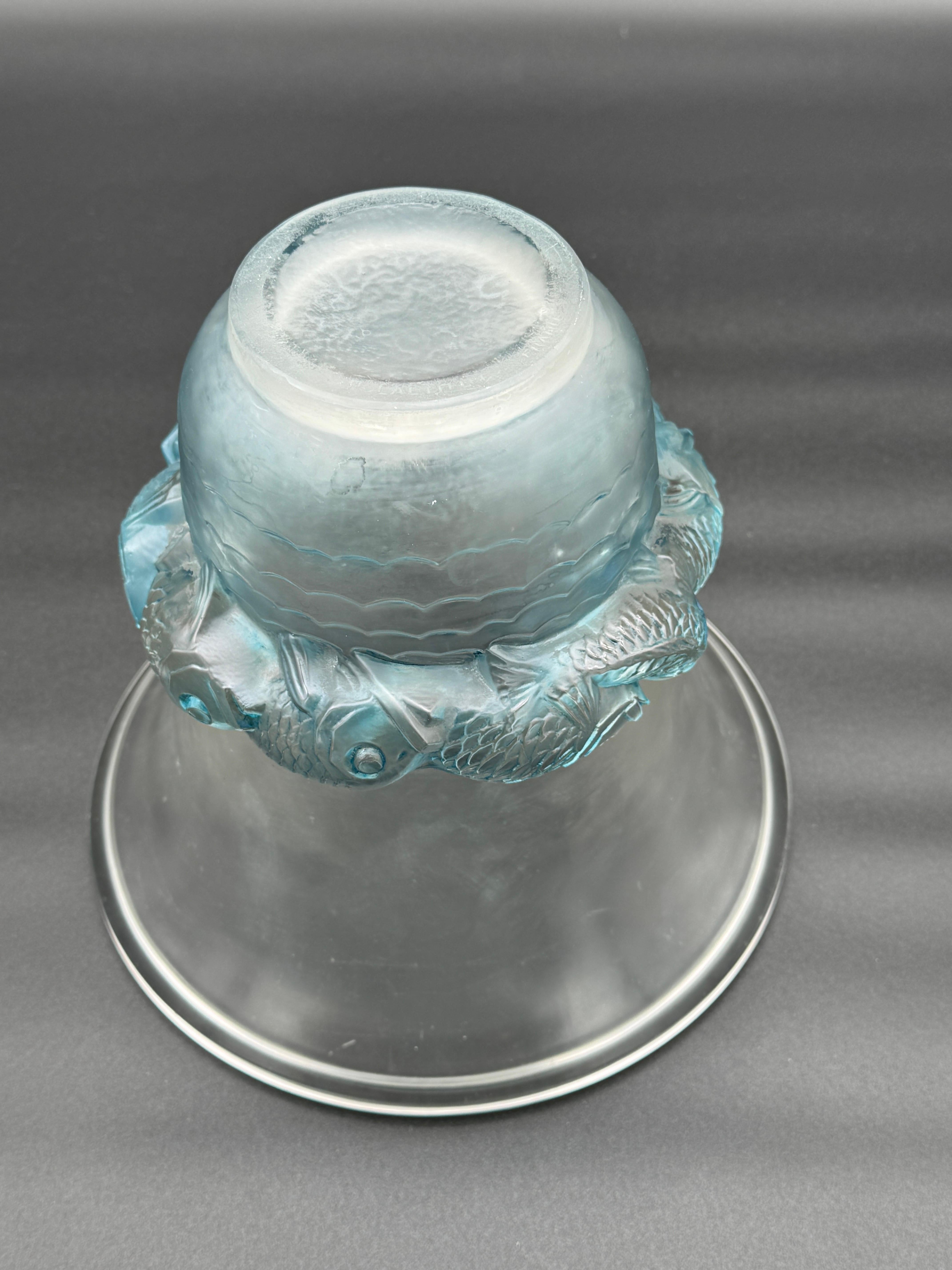 A R.Lalique Piriac Art Déco Glass Vase In Excellent Condition For Sale In SAINT-OUEN-SUR-SEINE, FR
