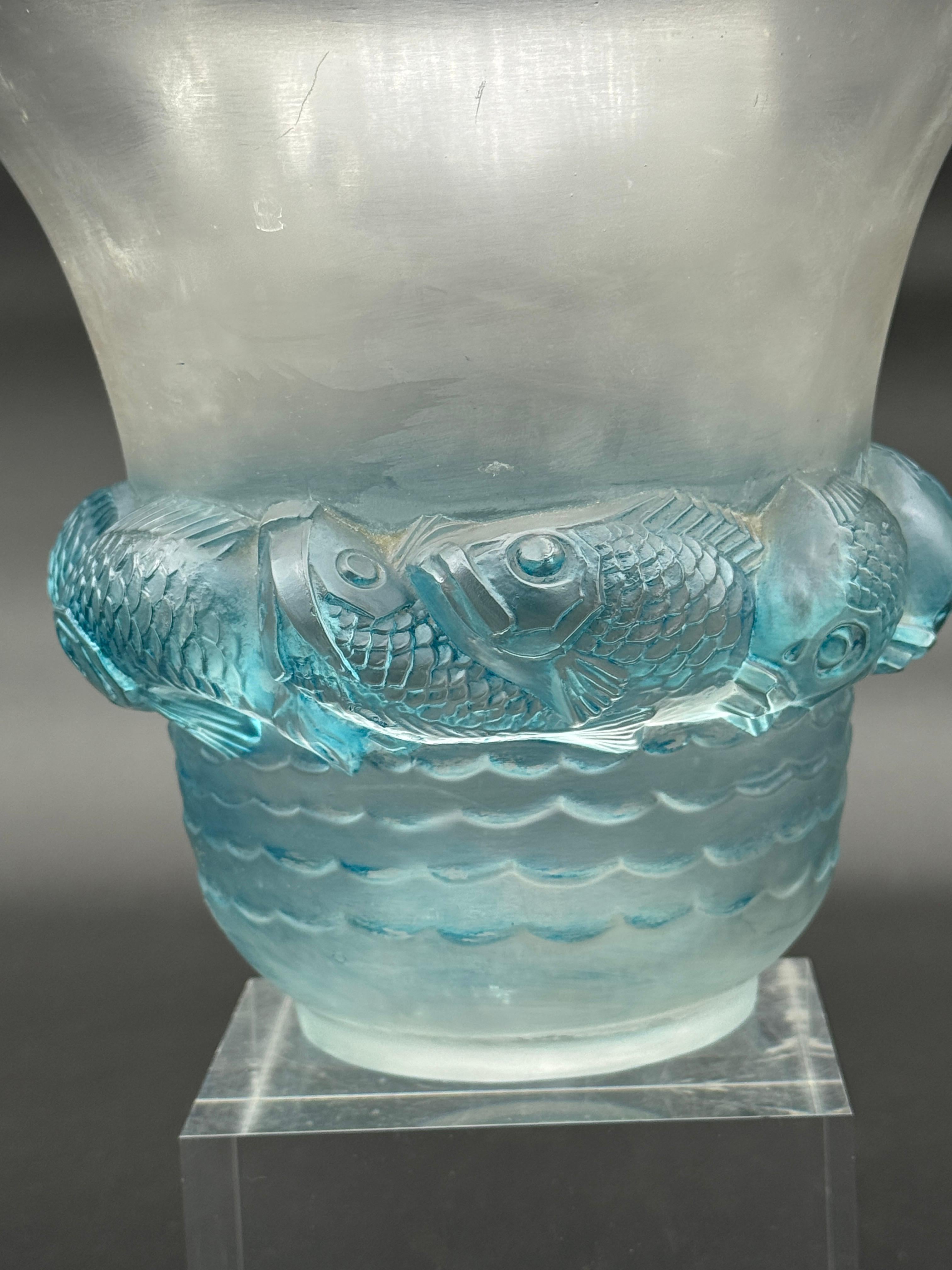 A R.Lalique Piriac Art Déco Glass Vase For Sale 2
