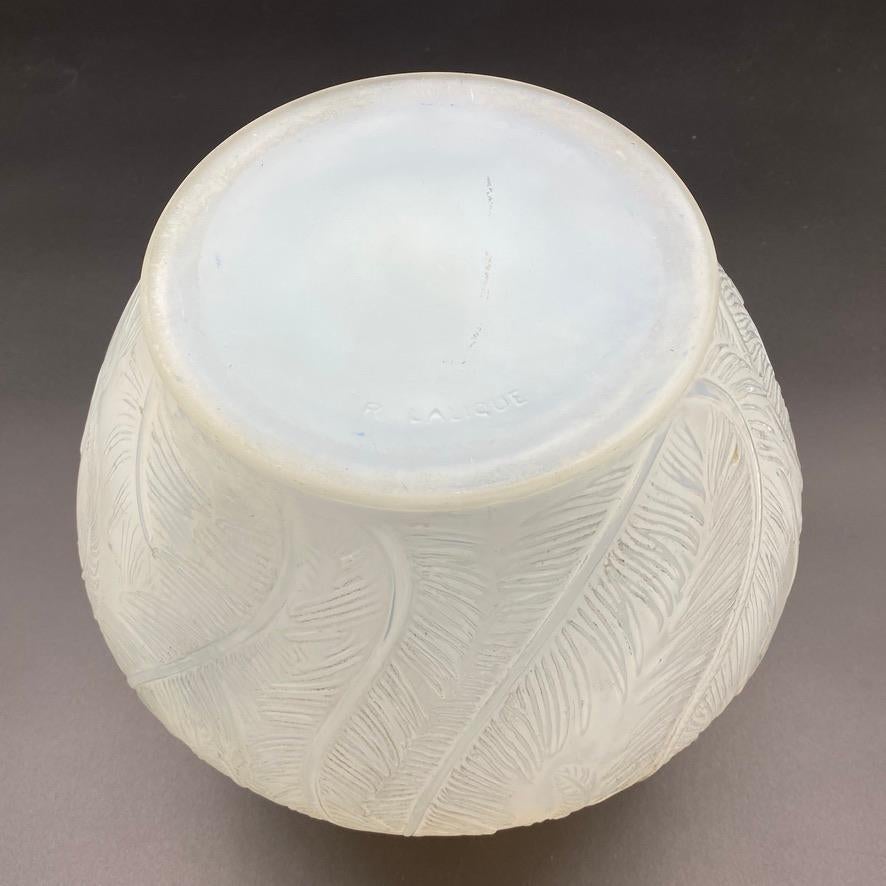 Glass A R.lalique Plumes vase in opalescent glass For Sale