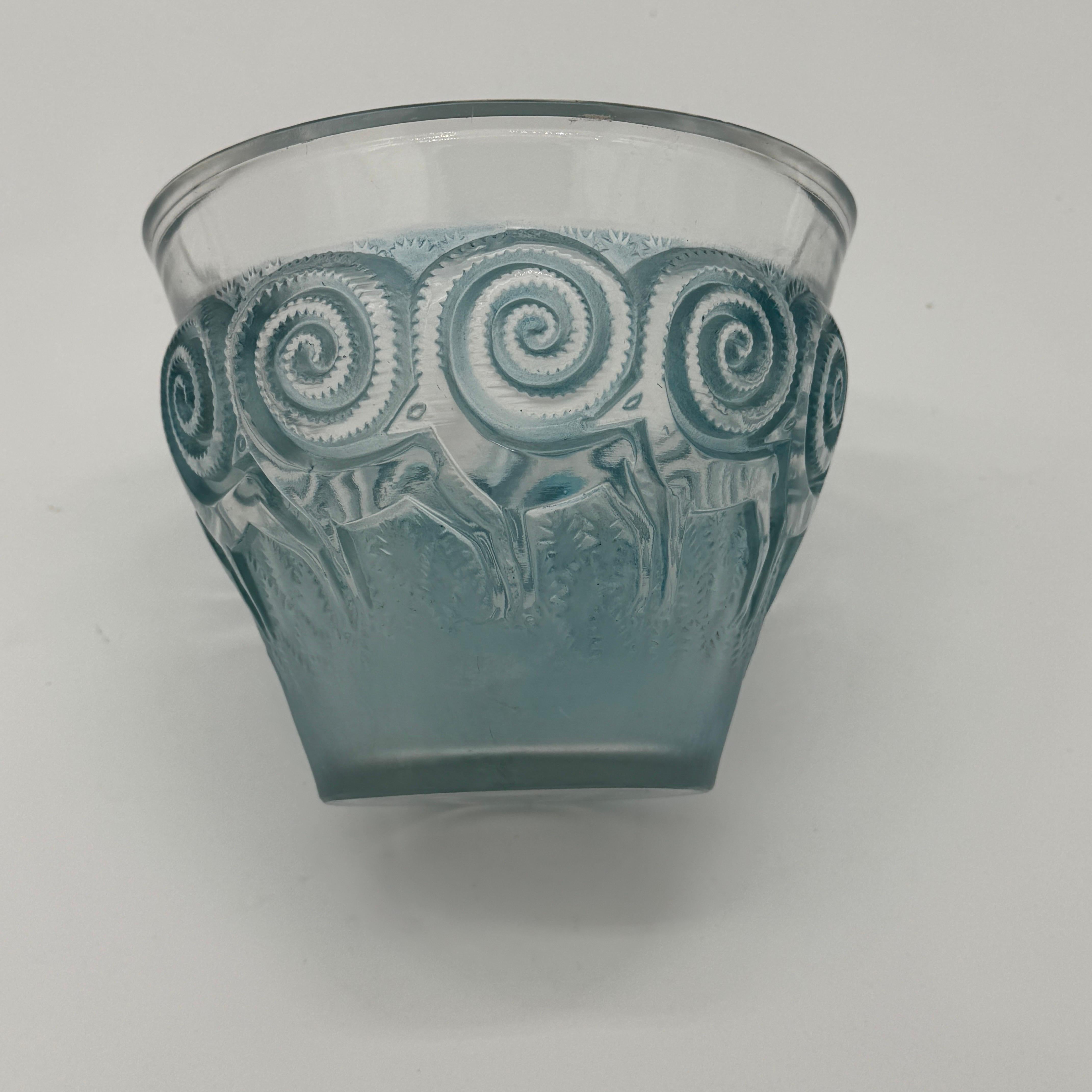 Un vaso in vetro Art Déco R&R ART di Lalique Rennes In condizioni ottime in vendita a SAINT-OUEN-SUR-SEINE, FR
