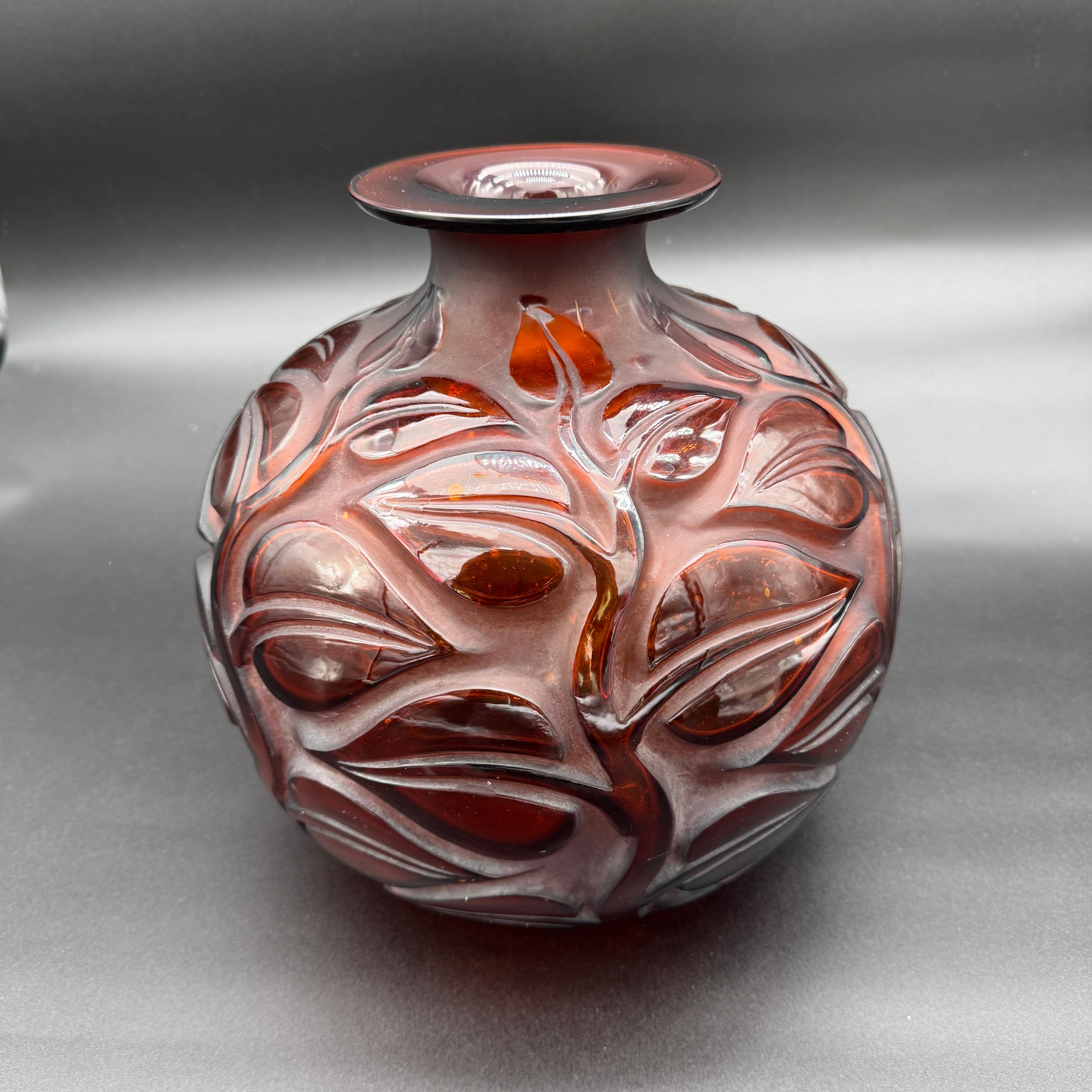 Sophora-Vase von R. Lalique aus bernsteinfarbenem Glas (Art déco) im Angebot