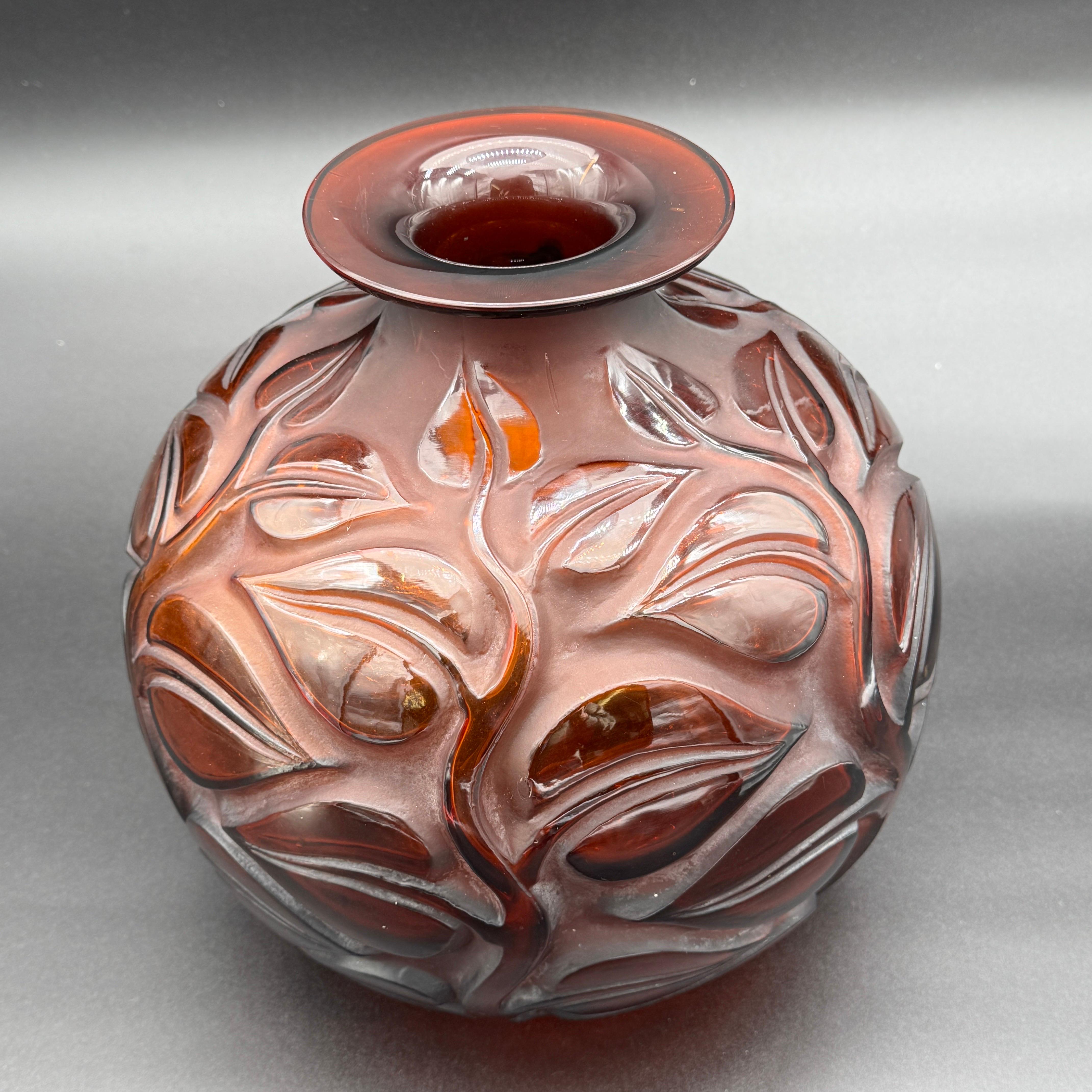 Sophora-Vase von R. Lalique aus bernsteinfarbenem Glas (Geformt) im Angebot