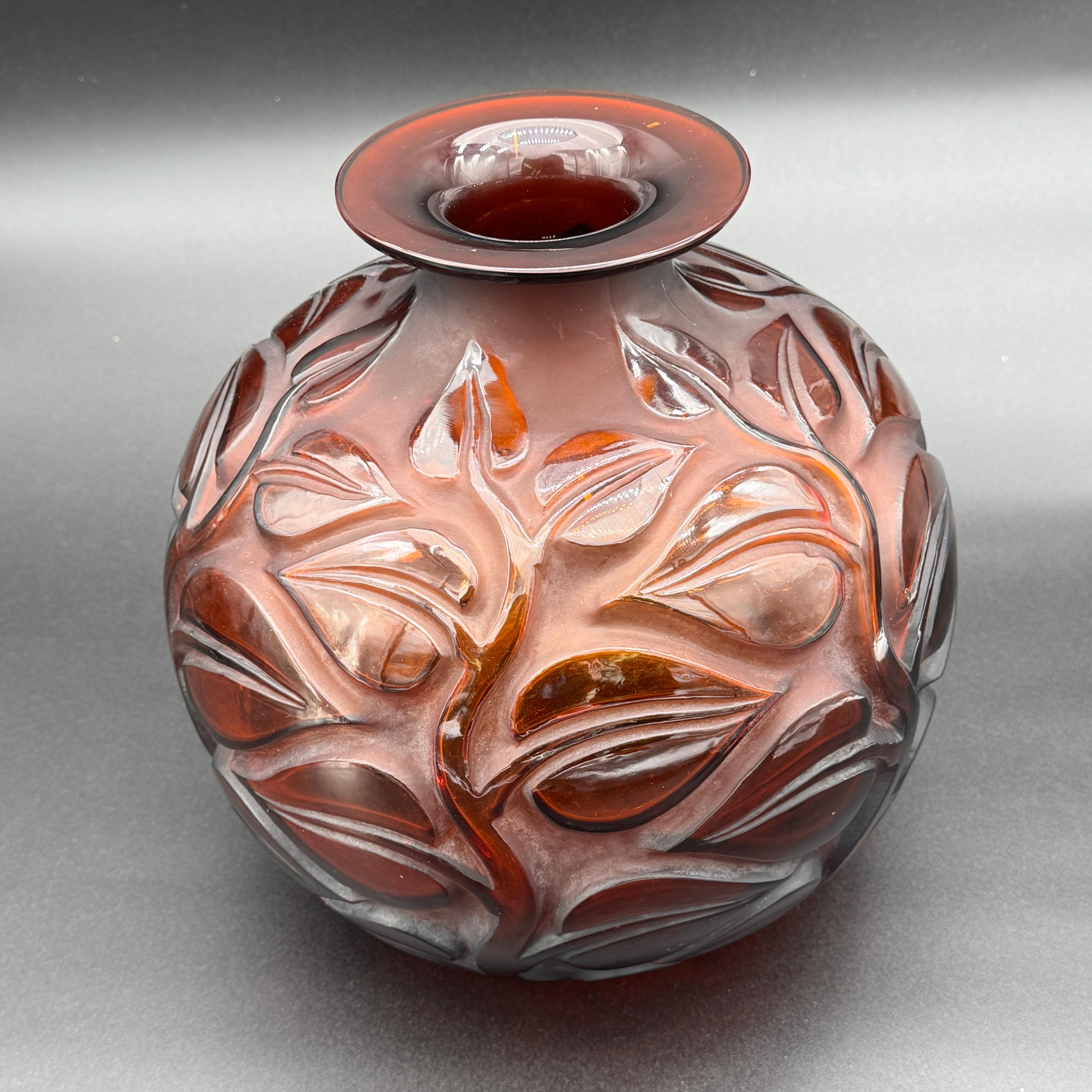 Sophora-Vase von R. Lalique aus bernsteinfarbenem Glas (Frühes 20. Jahrhundert) im Angebot