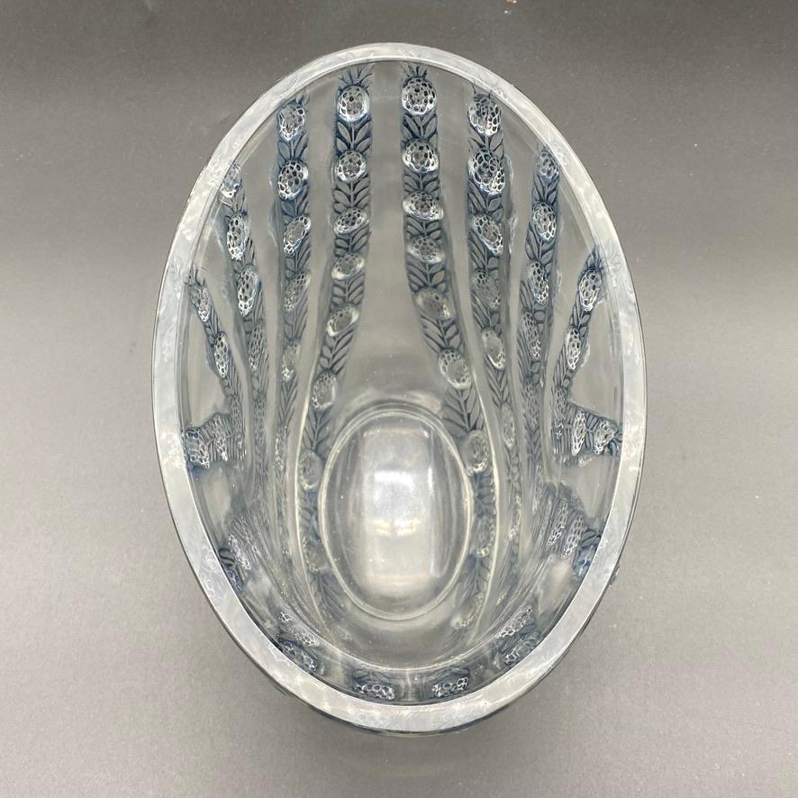Art Deco A R.Lalique Vichy vase in White and Patinated glass.