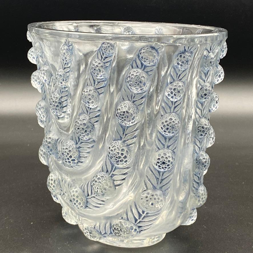 A R.Lalique Vichy vase in White and Patinated glass. In Excellent Condition In SAINT-OUEN-SUR-SEINE, FR