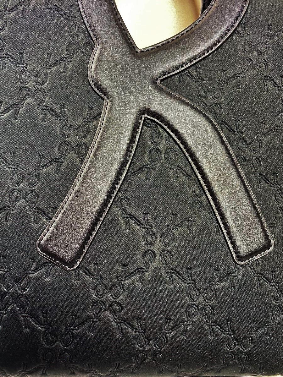 A Roberta di Camerino Handbag As New Condition Circa 2015 8