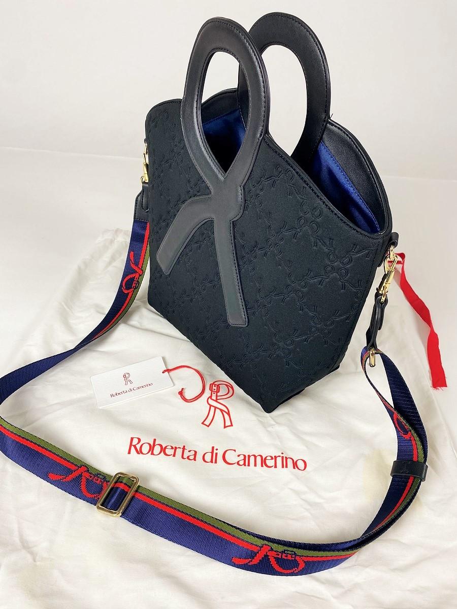 A Roberta di Camerino Handbag As New Condition Circa 2015 3