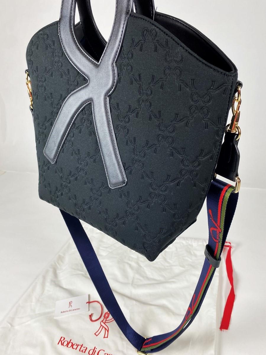A Roberta di Camerino Handbag As New Condition Circa 2015 5