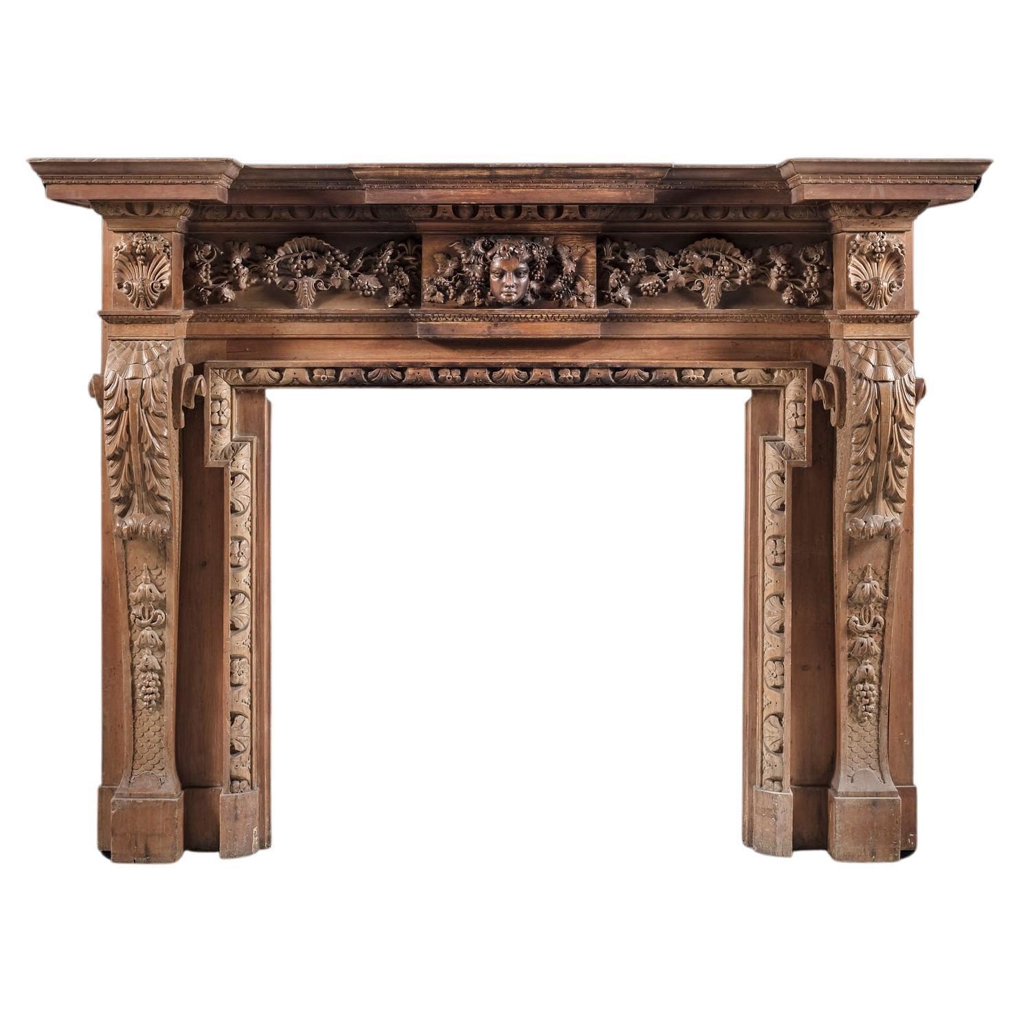 Chimenea de pino estilo Jorge II de impresionante escala y robusta talla
