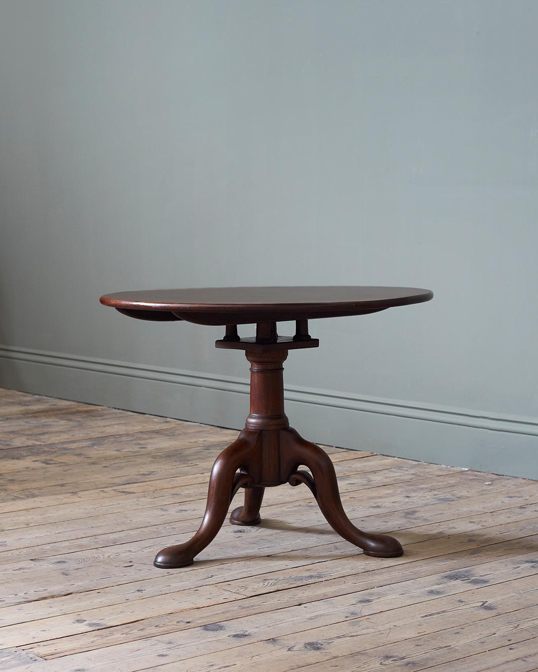 18th Century A Robustly Drawn George II Mahogany Circular Tripod Table For Sale