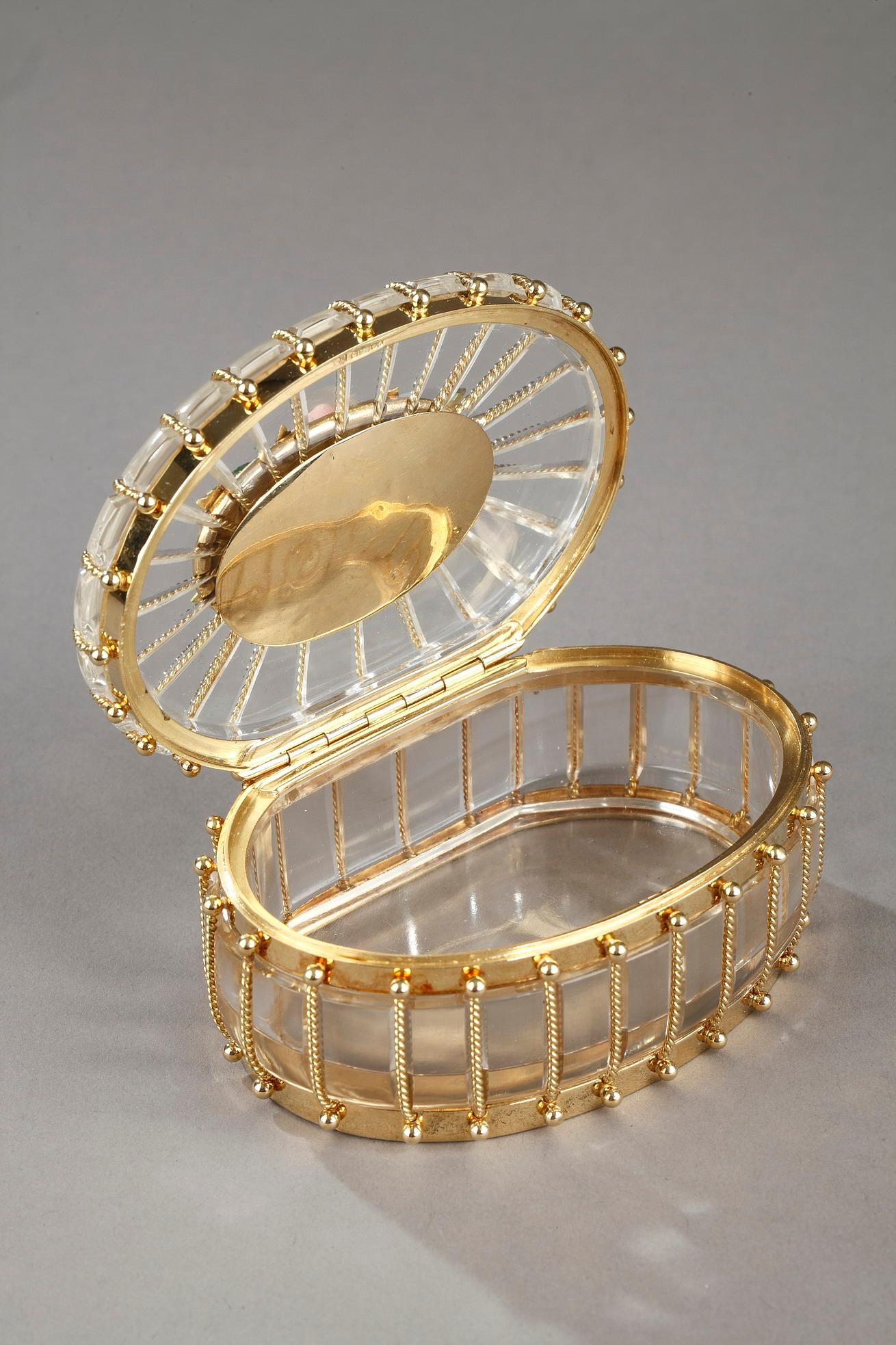 Boîte en cristal de roche avec montures en or émaillé, Algernon Asprey LTD, Sheffield. Bon état - En vente à Paris, FR