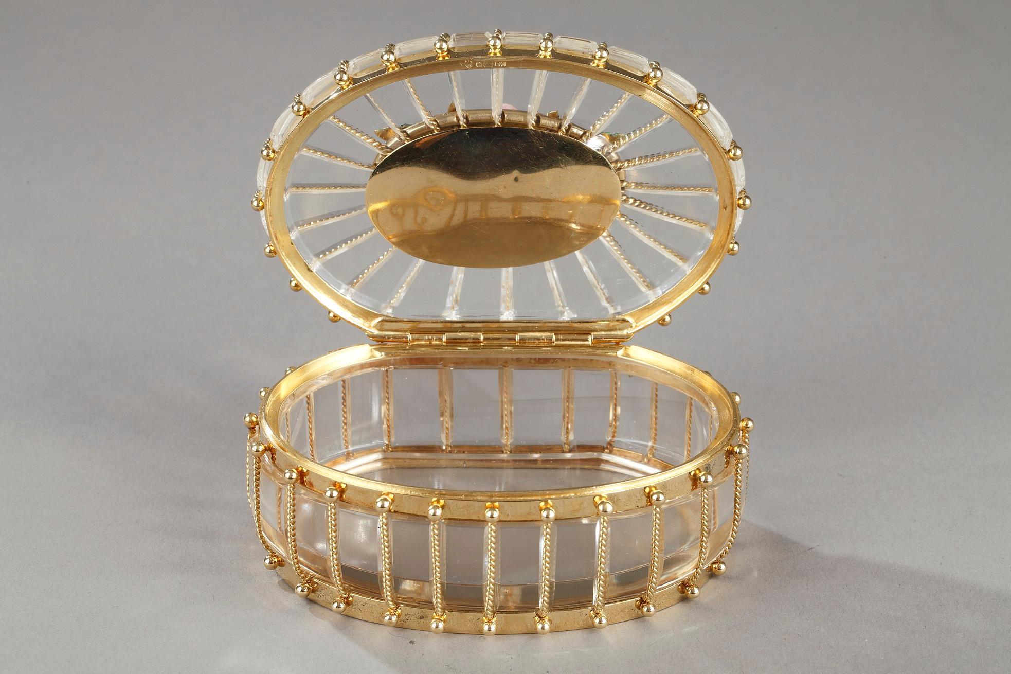 Boîte en cristal de roche avec montures en or émaillé, Algernon Asprey LTD, Sheffield. Unisexe en vente