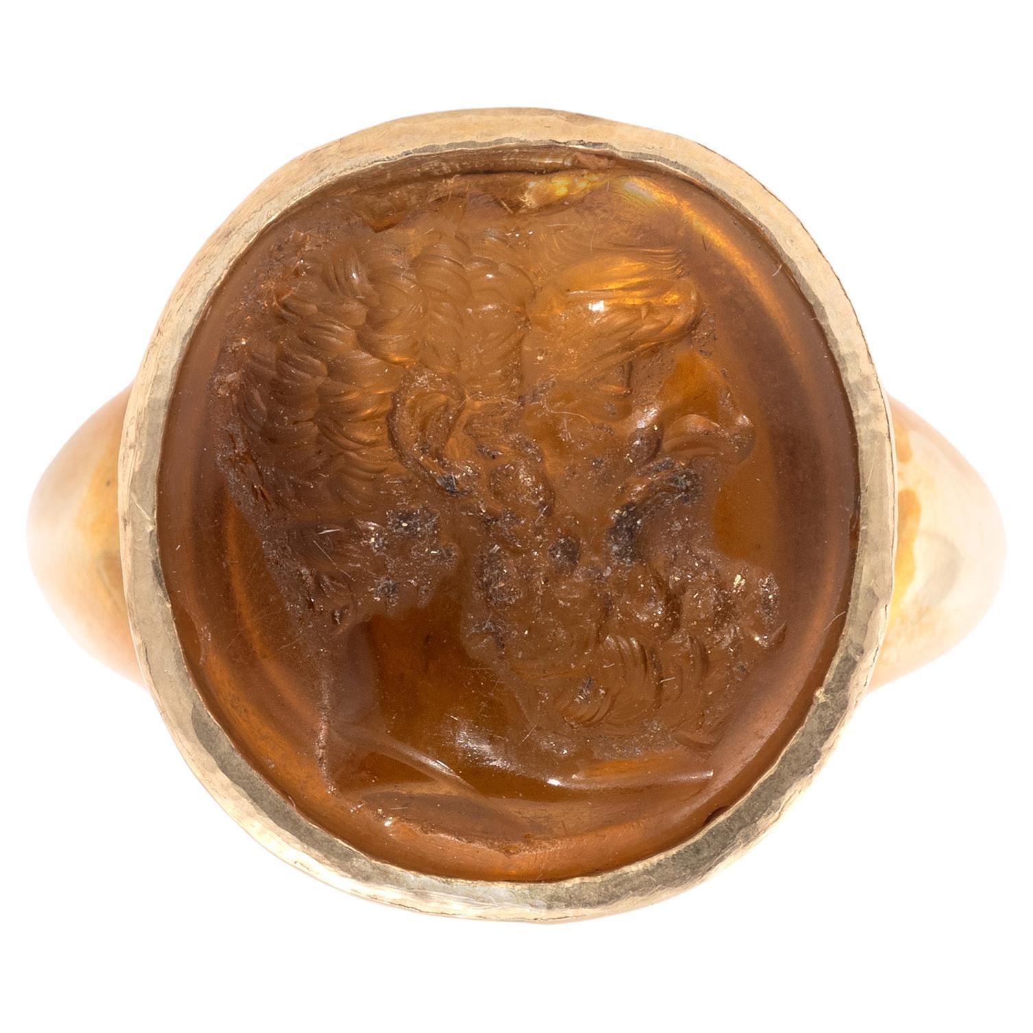 Ring mit römischem Citrin-Intaglio von Herkules aus dem 1. Jahrhundert n. Chr (Ungeschliffen) im Angebot