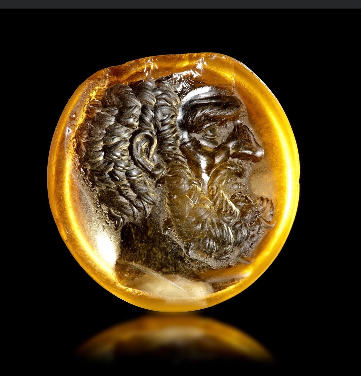 Ring mit römischem Citrin-Intaglio von Herkules aus dem 1. Jahrhundert n. Chr im Zustand „Hervorragend“ im Angebot in Firenze, IT