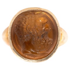 Ring mit römischem Citrin-Intaglio von Herkules aus dem 1. Jahrhundert n. Chr