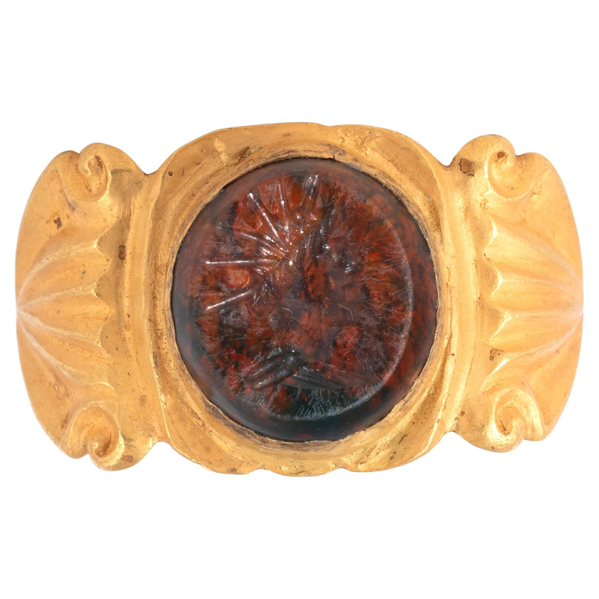 Un anello romano con diaspro e Helios incastonato in oro antico In condizioni ottime in vendita a Firenze, IT