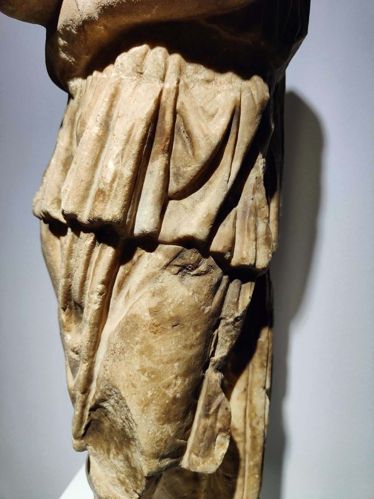 Italian Roman Marble Trapezophorus circa 1st-2nd Century A.D For Sale