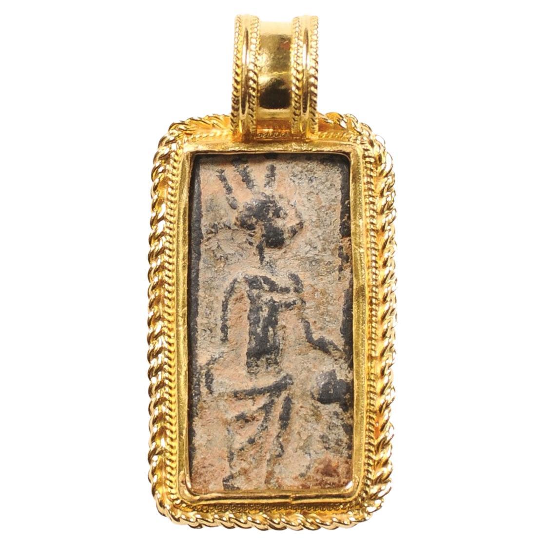 A Roman Priest seal pendant set in 21K gold (pendant only)
