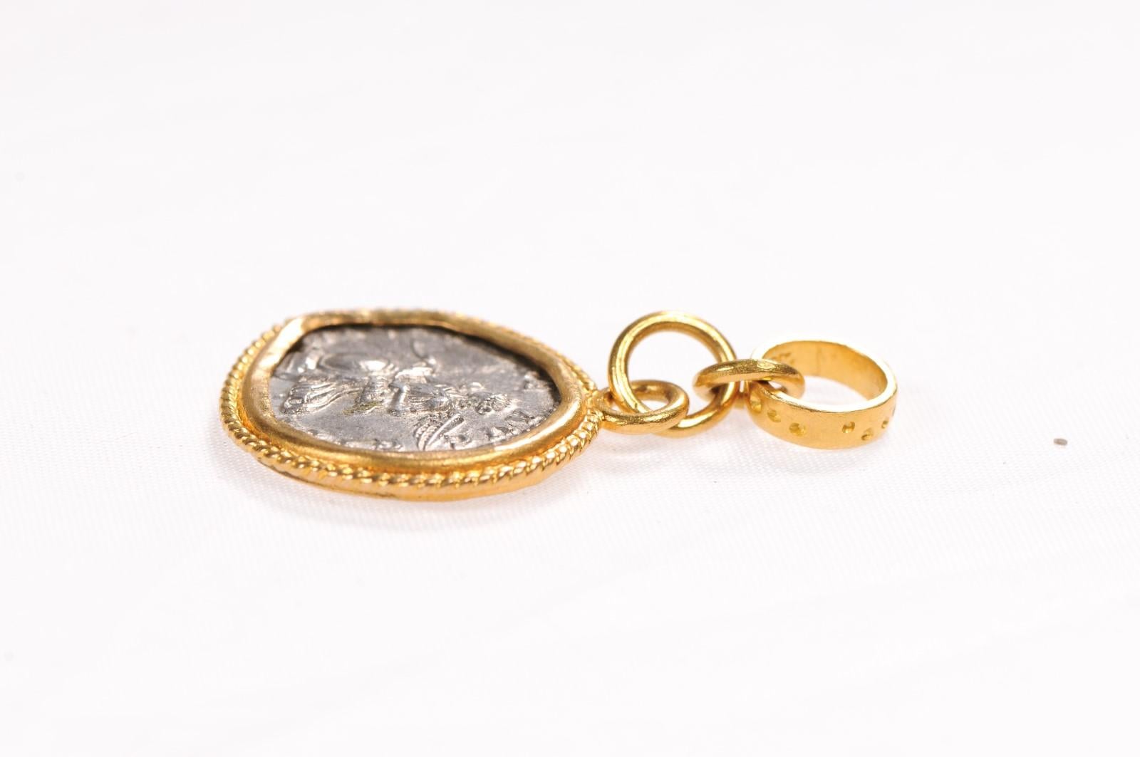 Ein römischer Silbermünz-Anhänger (pendant nur) im Angebot 3