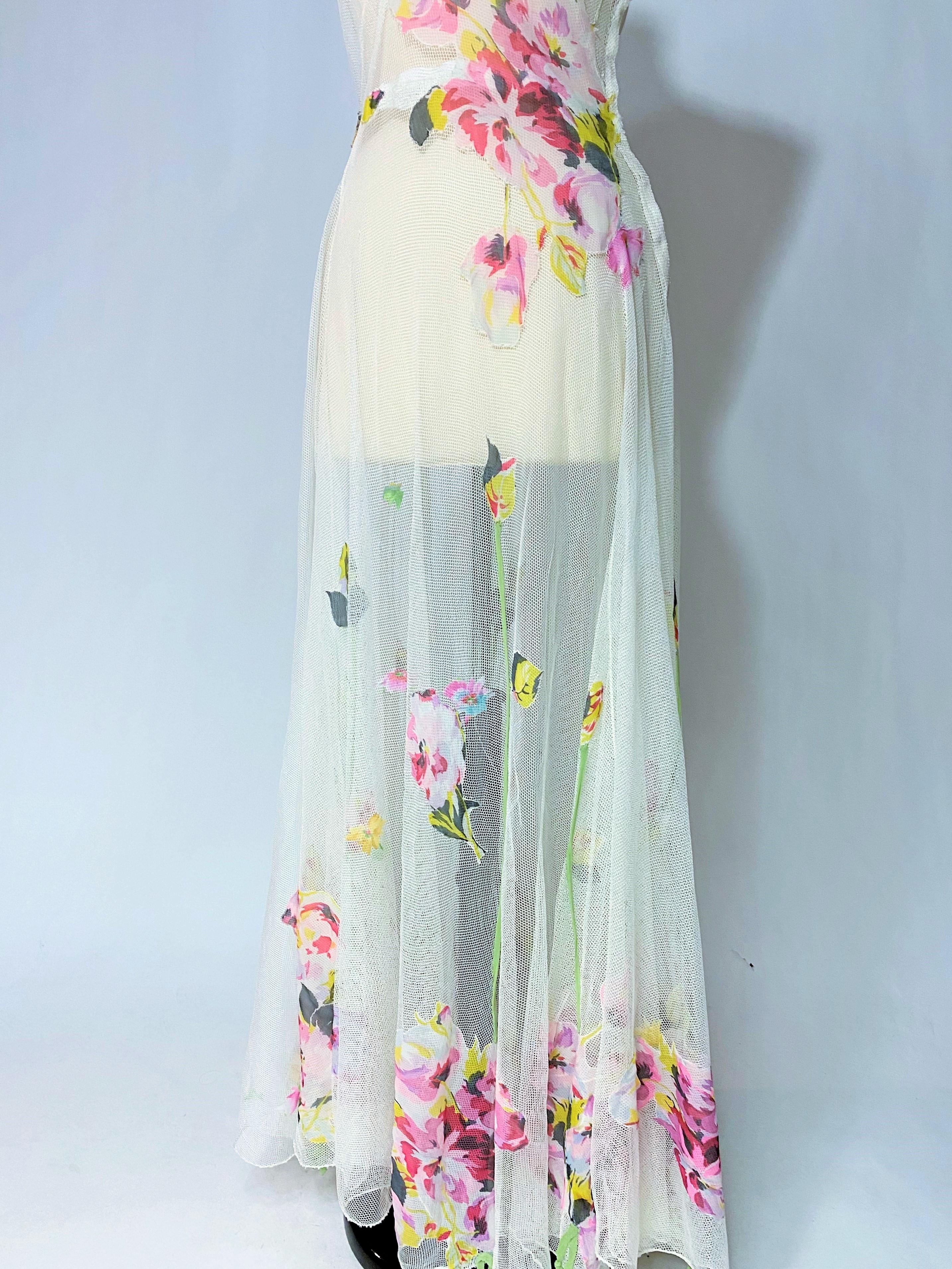 Romantisches Kleid aus weißem Baumwollnetz mit bedrucktem Chiffon, um 1938 im Angebot 5