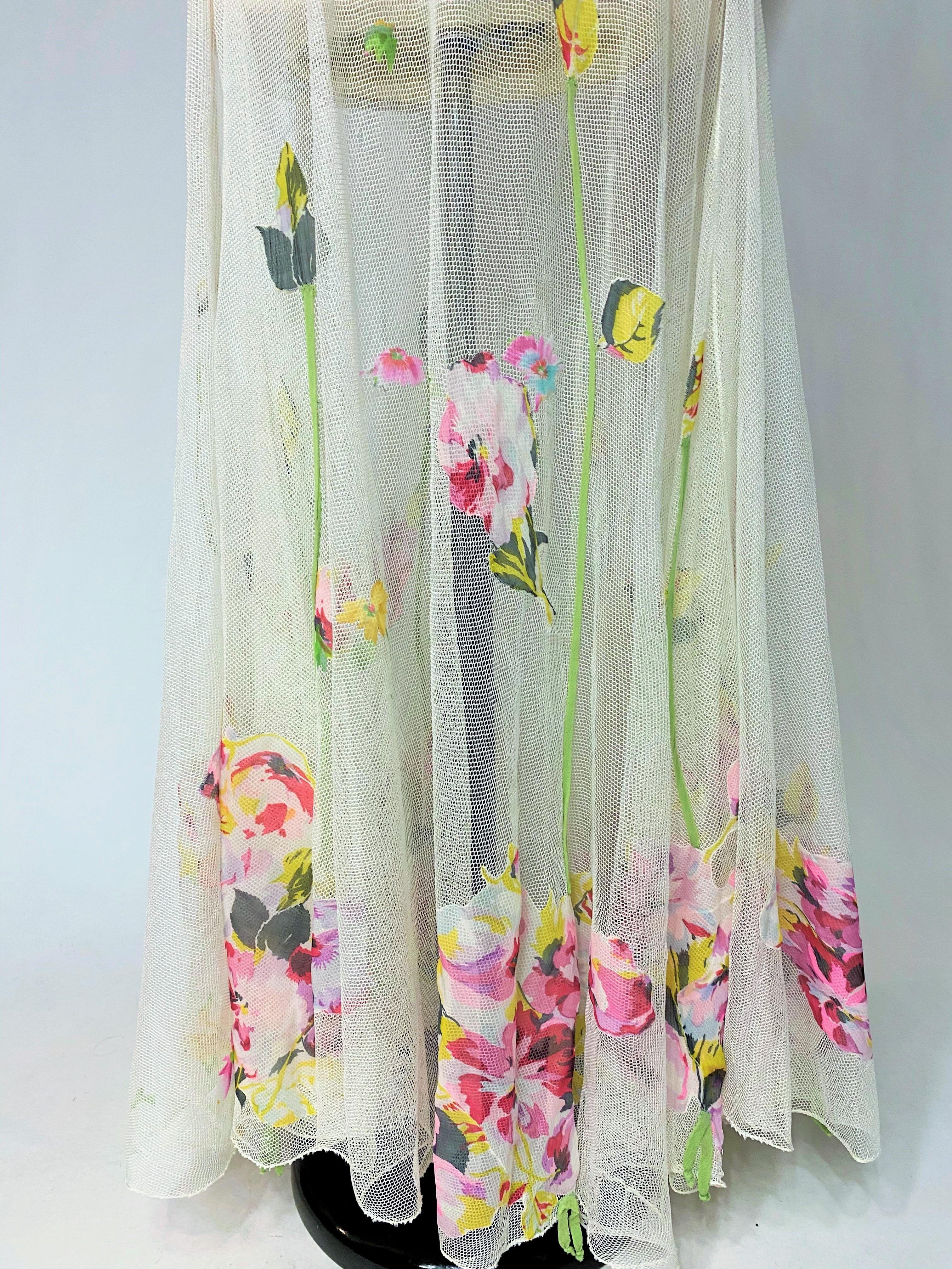 A Romantic Dress in white cotton Net applied with printed Chiffon Circa 1938 For Sale 2