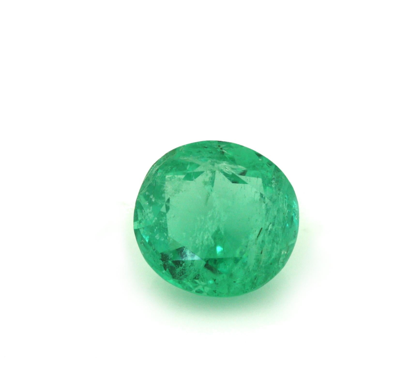 Round Cut A Round Faceted Emerald For Sale