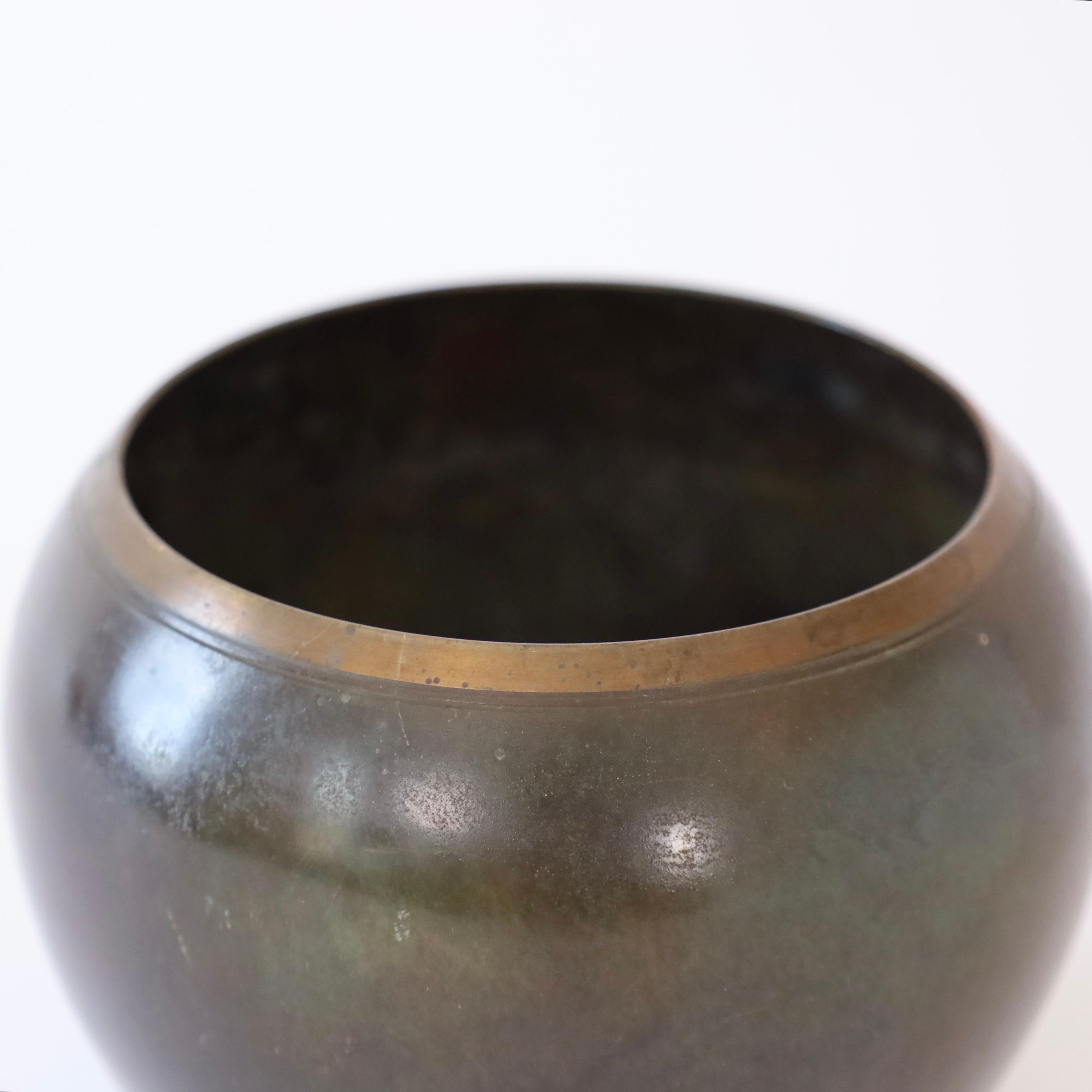 A round Just Andersen bronze vase, 1930s, Denmark For Sale 3