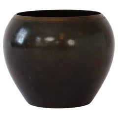 Vaso rotondo in bronzo Just Andersen, anni '30, Danimarca