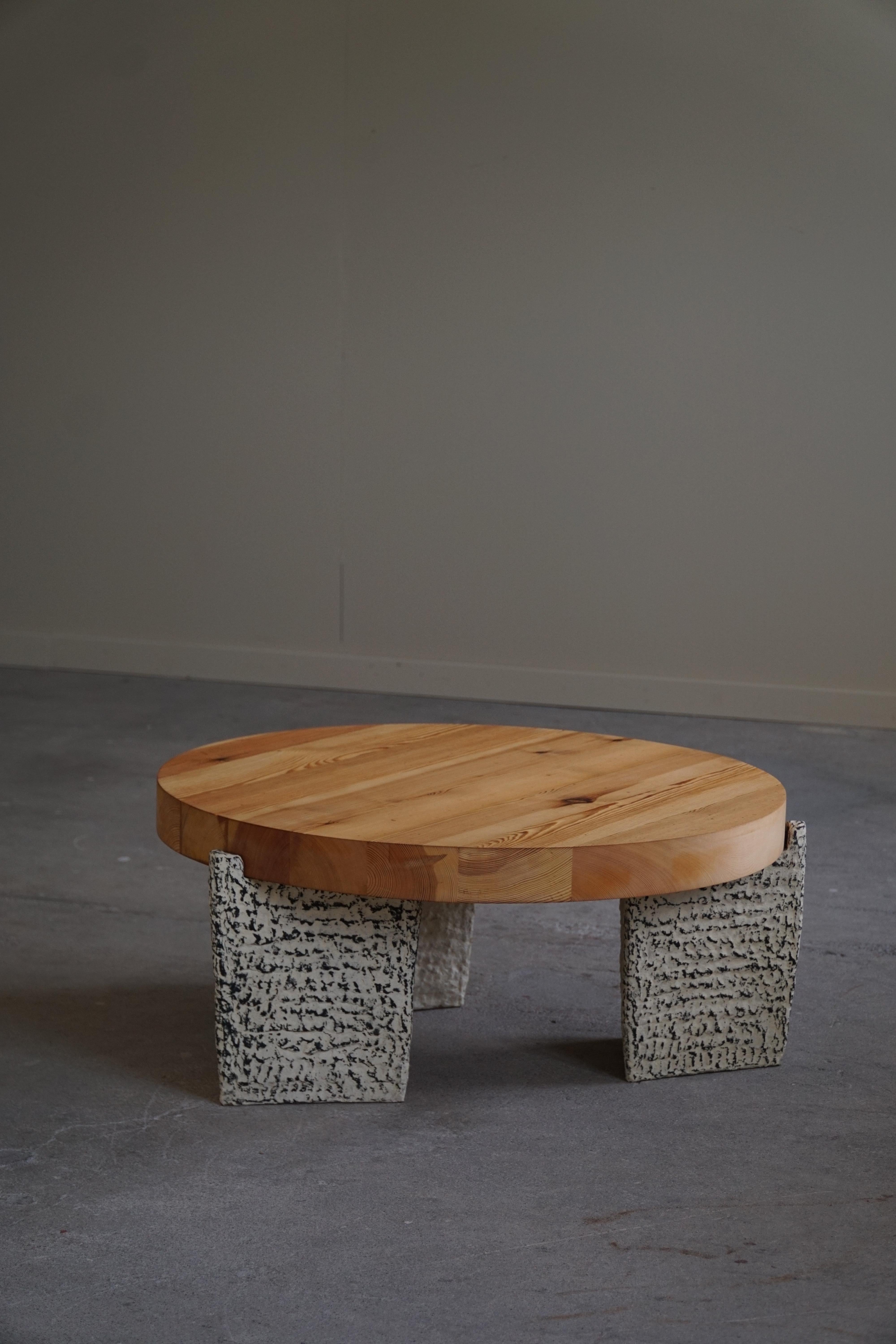 Fait main A Round Table by eliaselias x Ole Victor, Ceramic & Pine, Danish Design, 2023 en vente