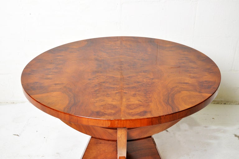 A Round Walnut Veneer Table For Sale at 1stDibs