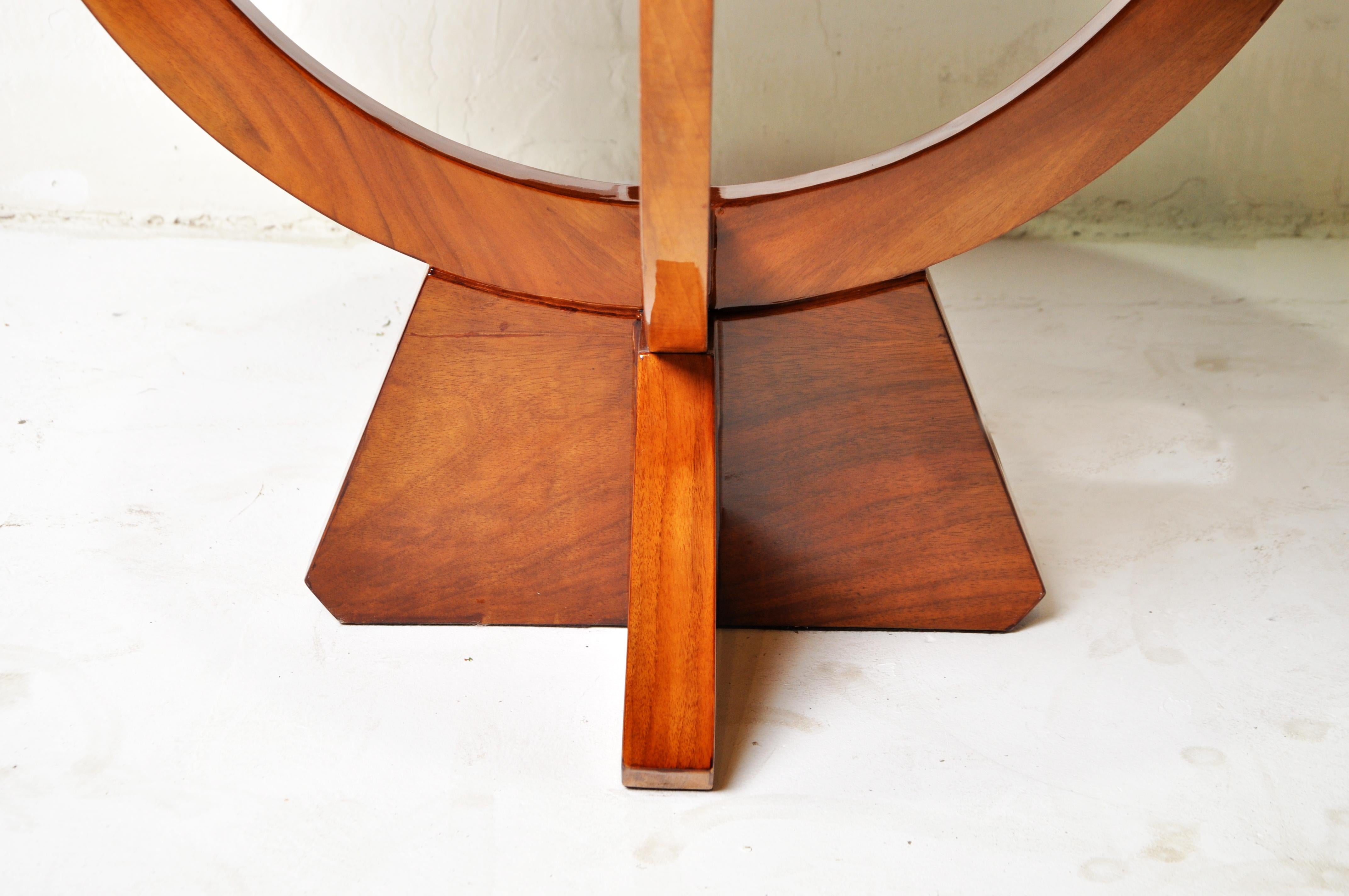 A Round Walnut Veneer Table  In Good Condition In Chicago, IL