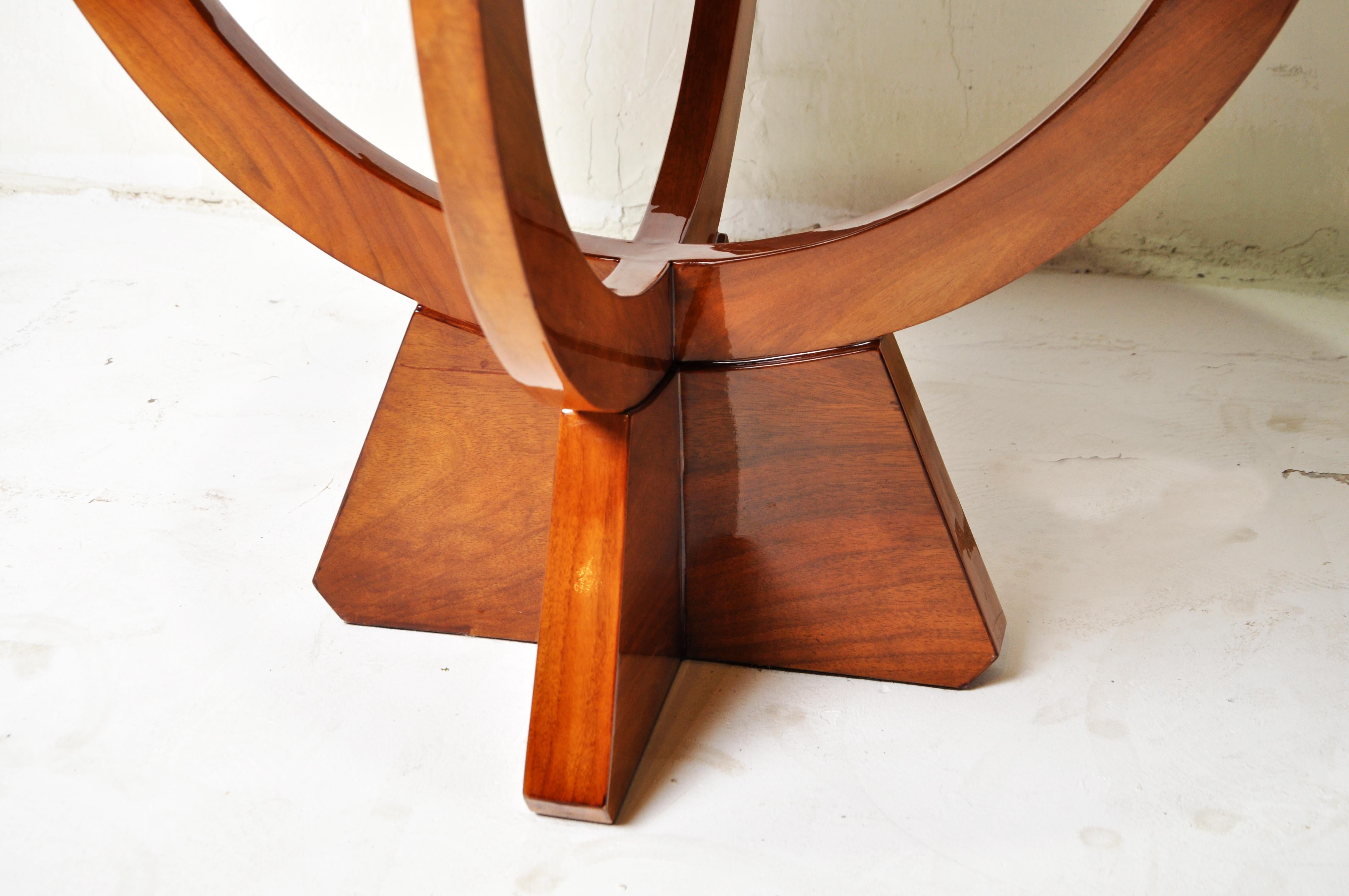 Contemporary A Round Walnut Veneer Table 