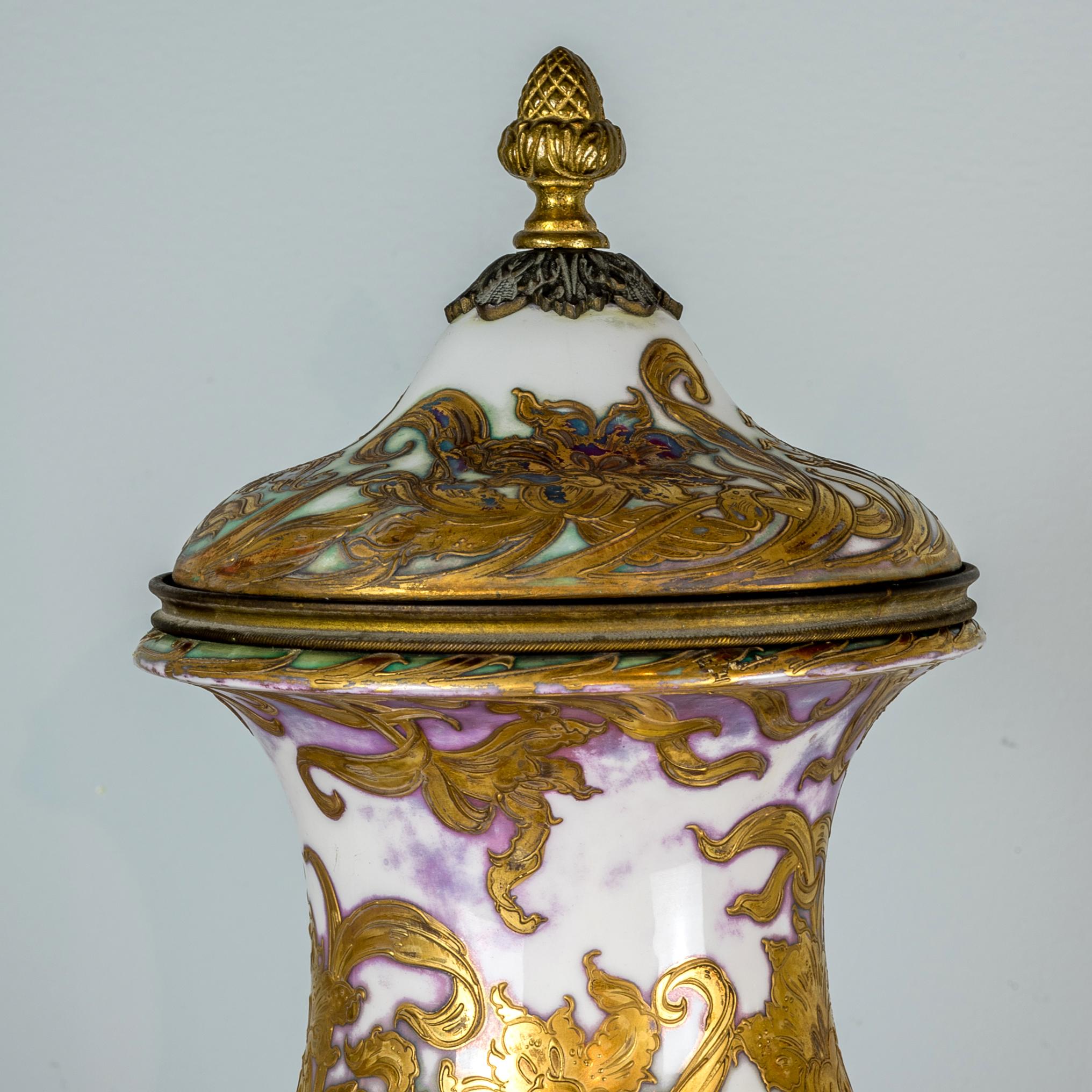 Royal Vienna-Style Portrait Porcelain Urn and Cover In Good Condition In New York, NY