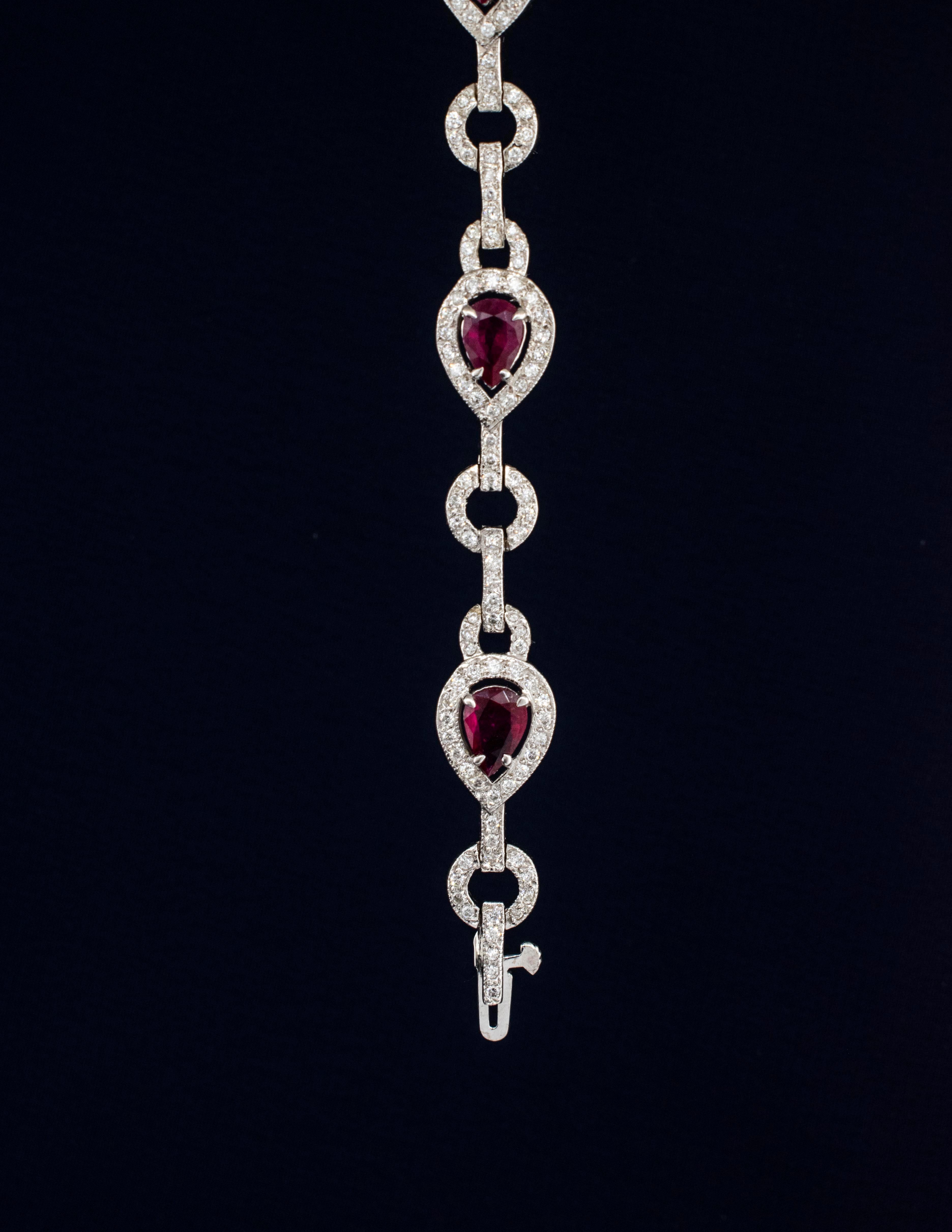 Bracelet en or blanc 14 carats orné de rubis et de diamants Bon état - En vente à Boone, NC