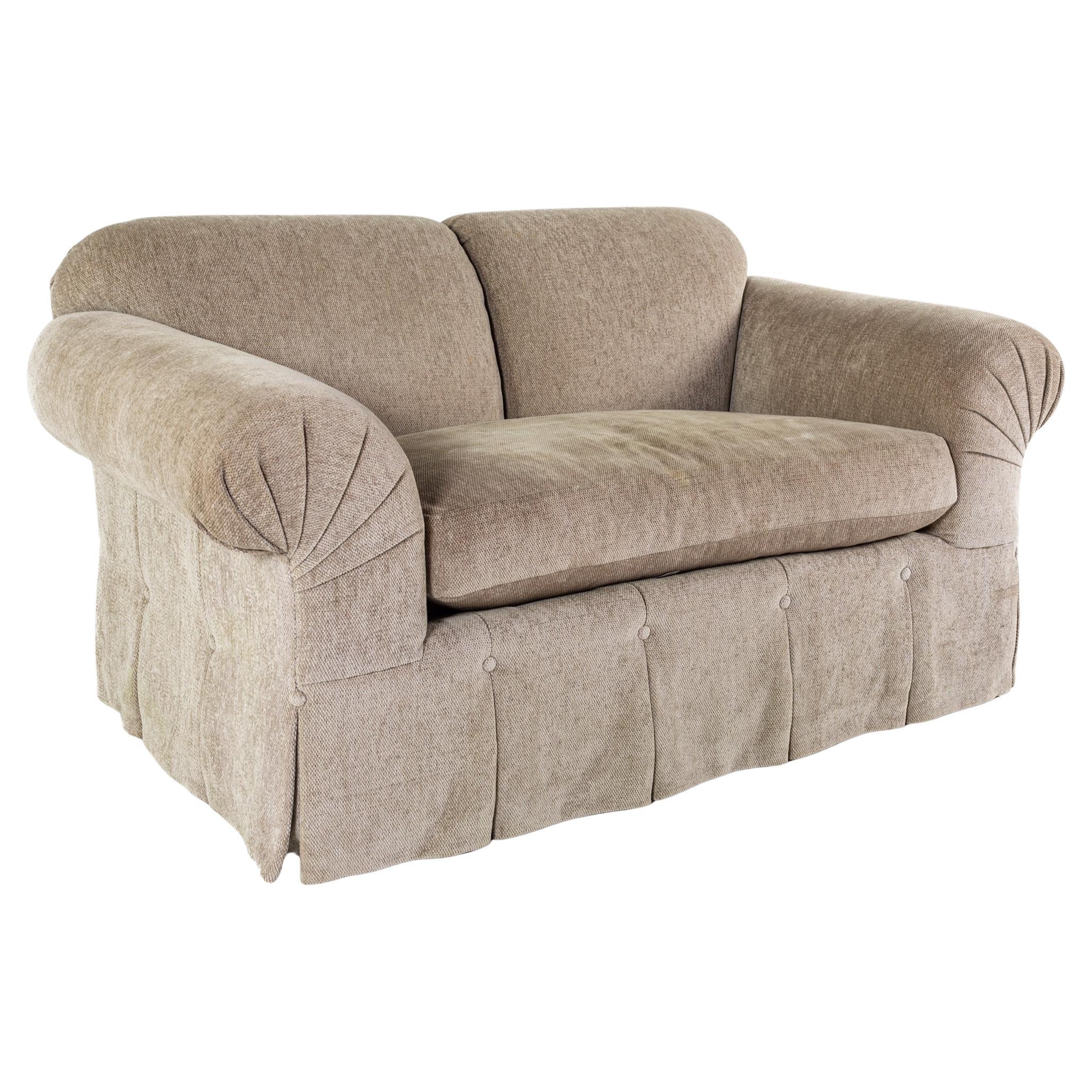 A. Rudin Grauer gepolsterter Loveseat