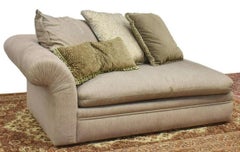 Fauteuil de salon tapissé A. Rudin avec coussins décoratifs Fortuny