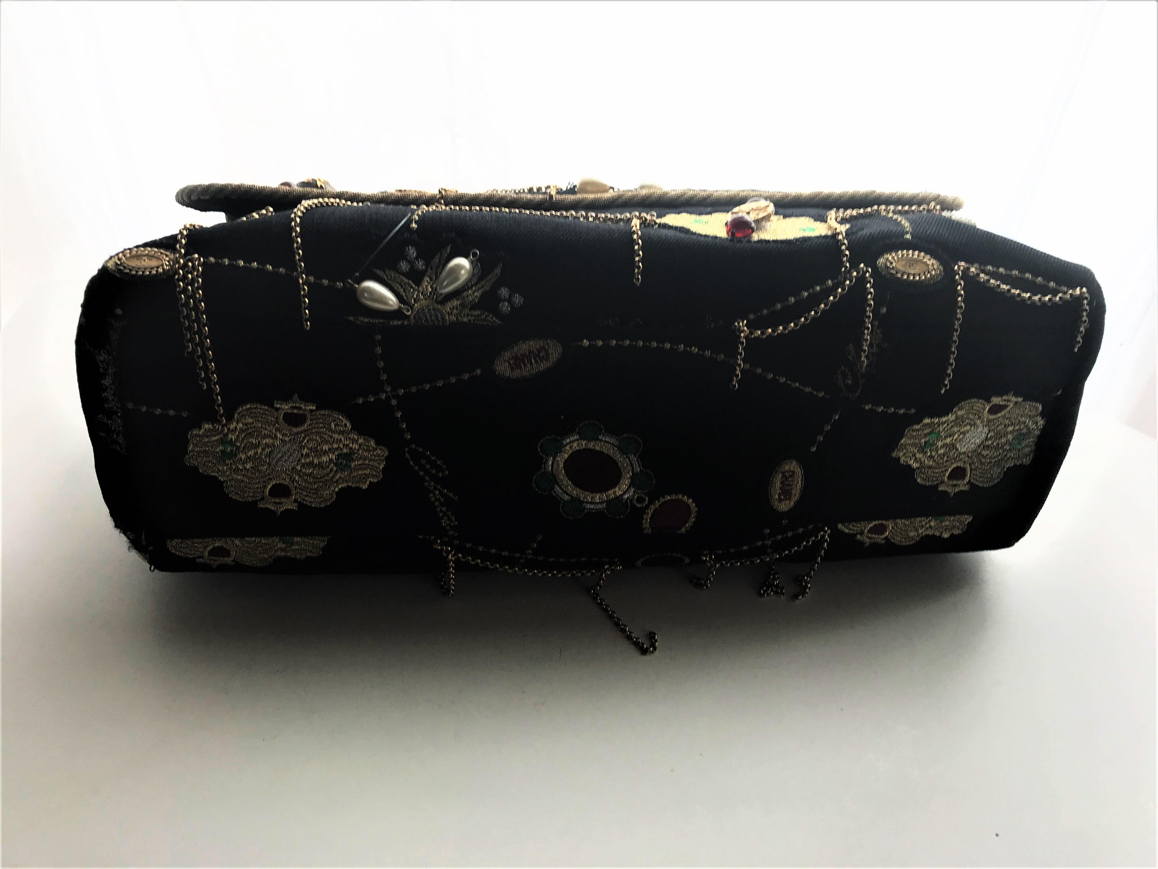 PROTOTYPE DE PORTEFEUILLE d'un sac Jumbo en denim de CHANEL avec des Icônes de CHANEL 2007-2008A en vente 10